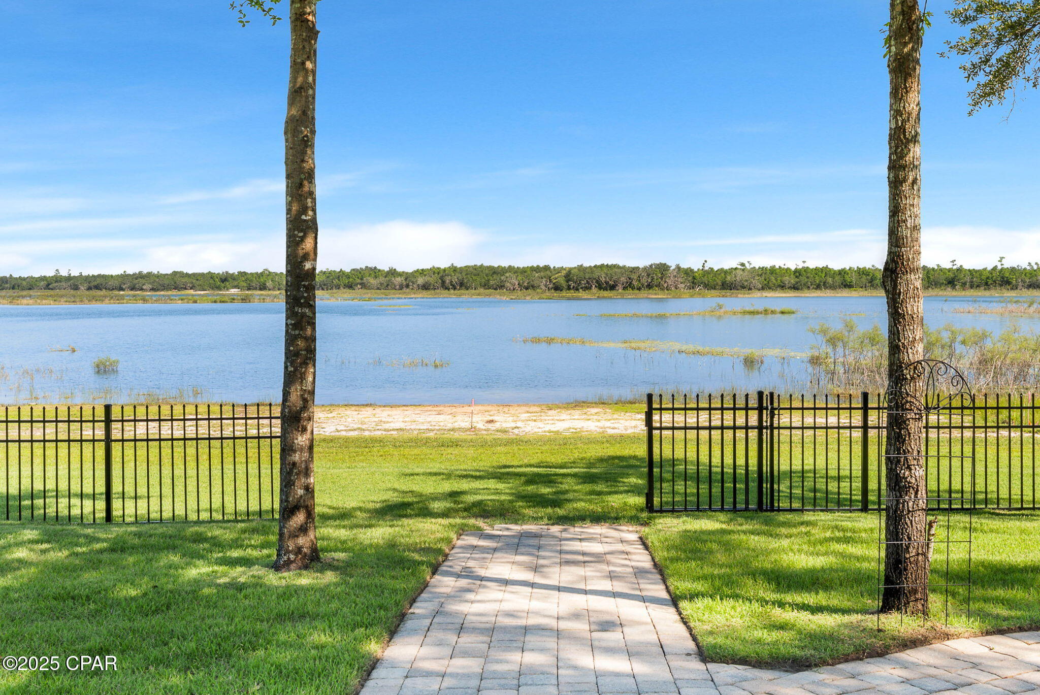 Listing photo id 75 for 169 Lake Merial Boulevard