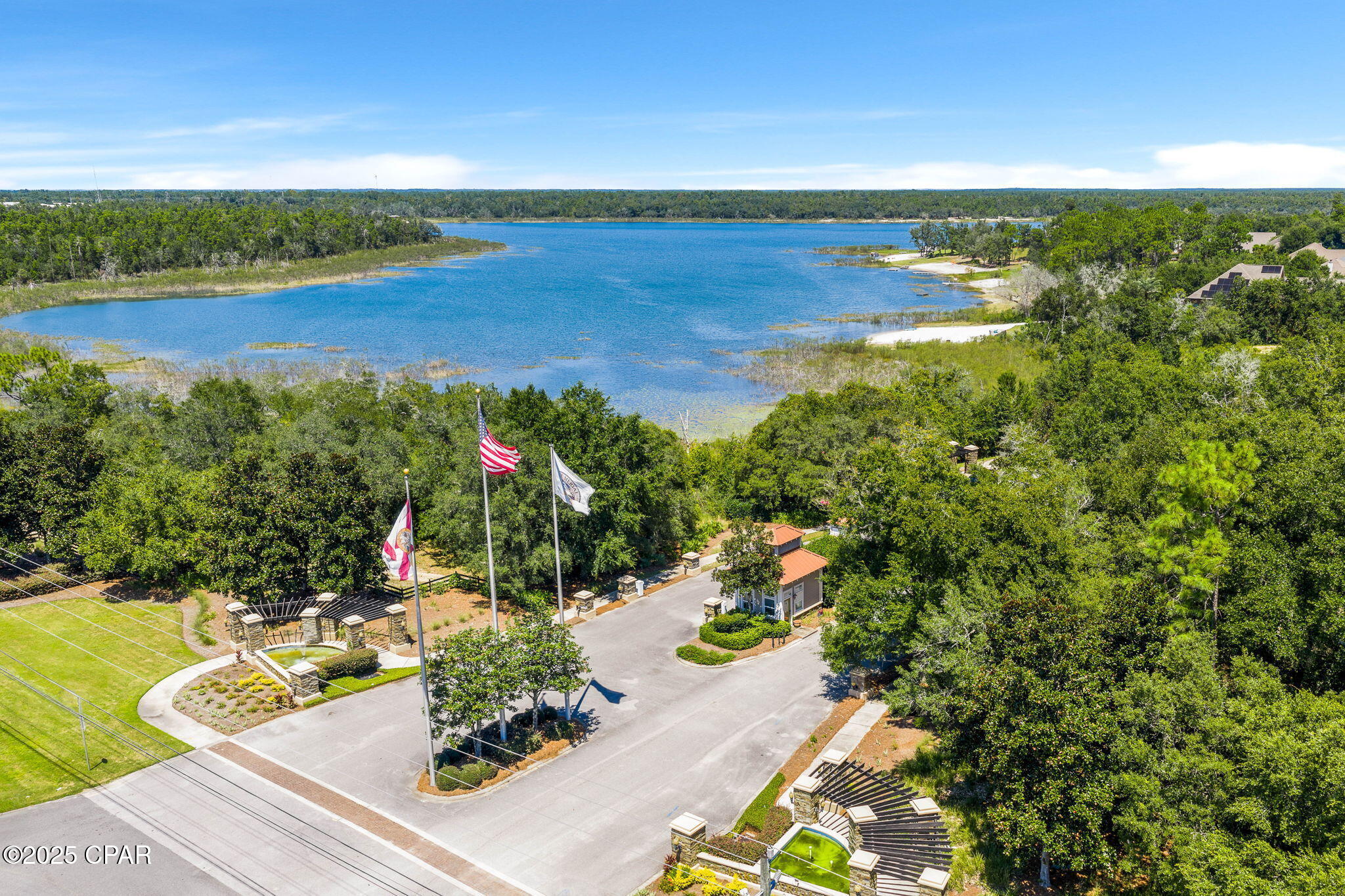 Listing photo id 95 for 169 Lake Merial Boulevard