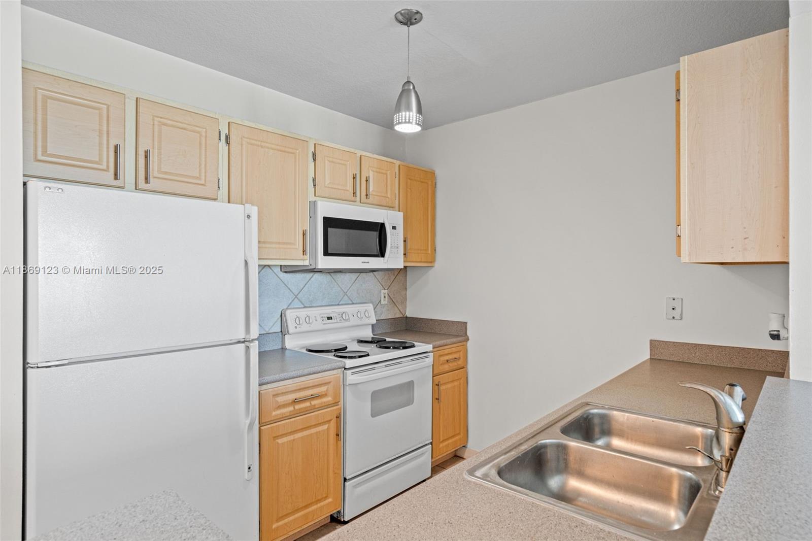 Property photo # 9