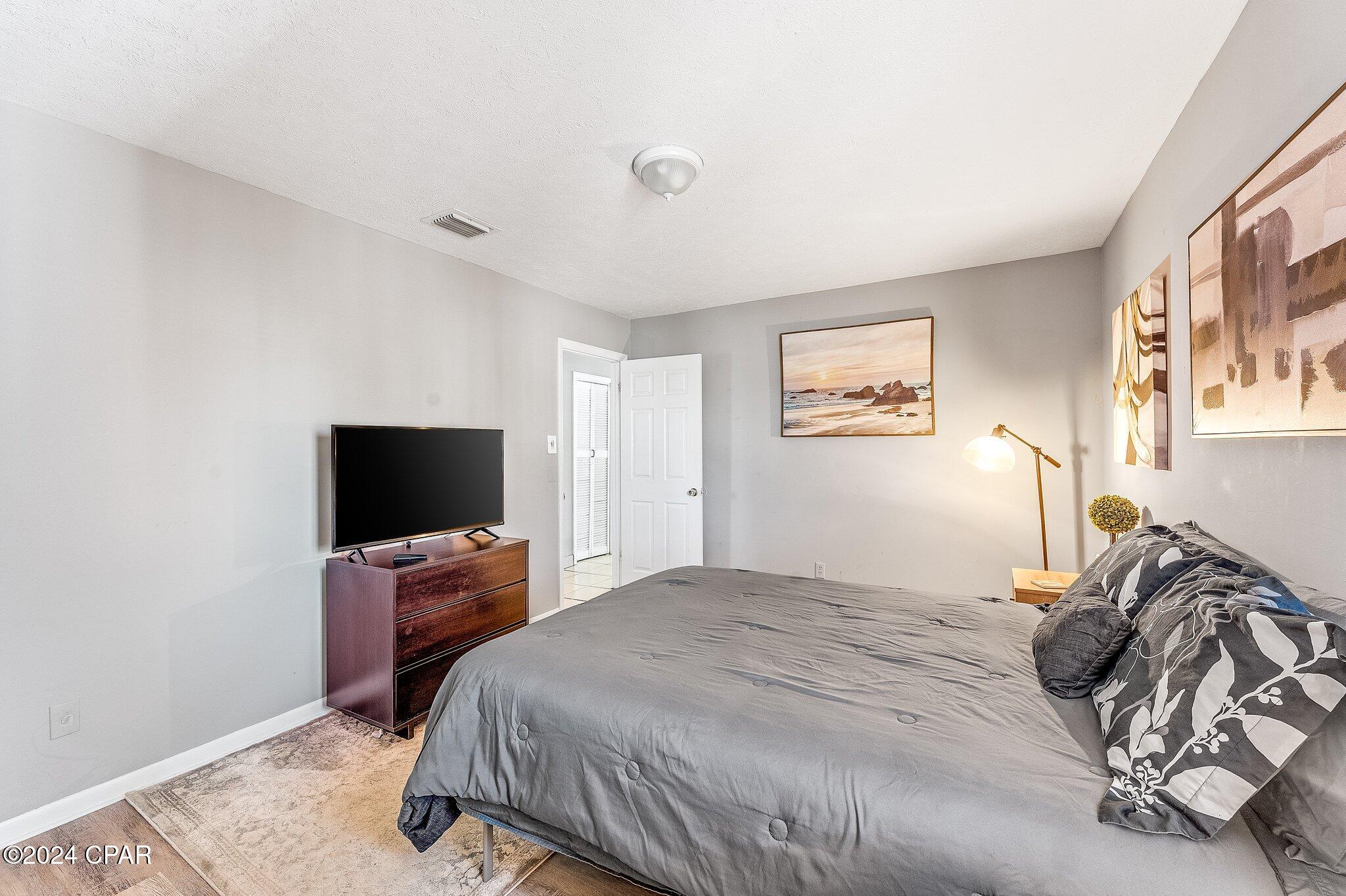 Image 11 For 6714 Beach Drive A