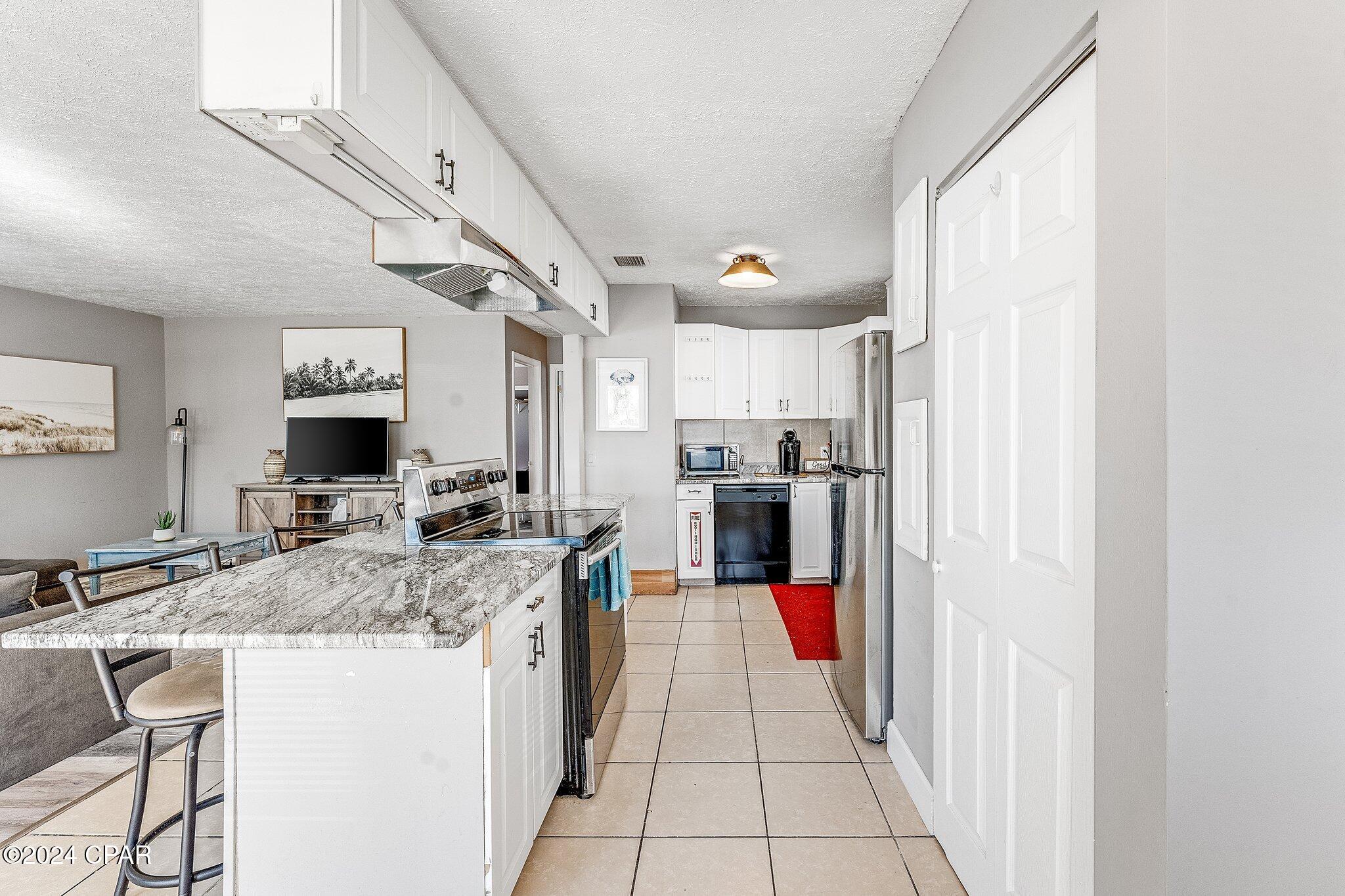 Image 3 For 6714 Beach Drive A