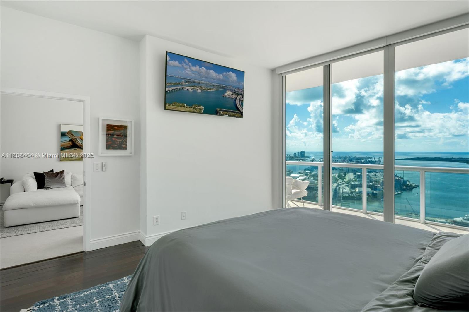 888 Biscayne Blvd #5507/5607, Miami FL 33132