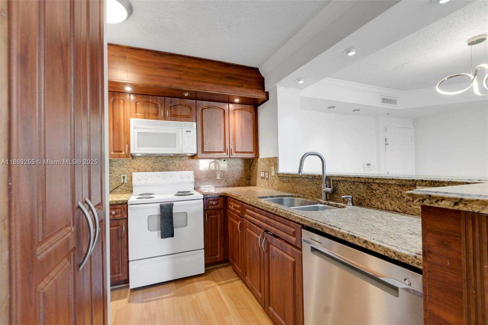 Property photo # 6