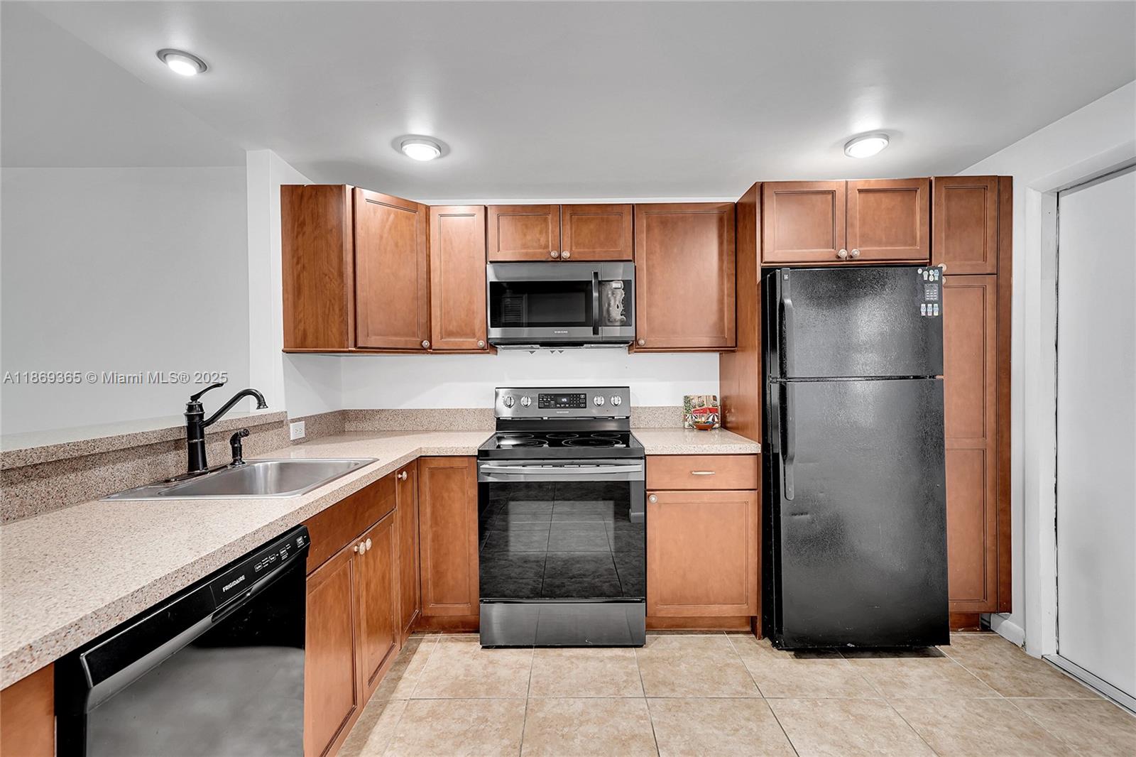 Property photo # 6