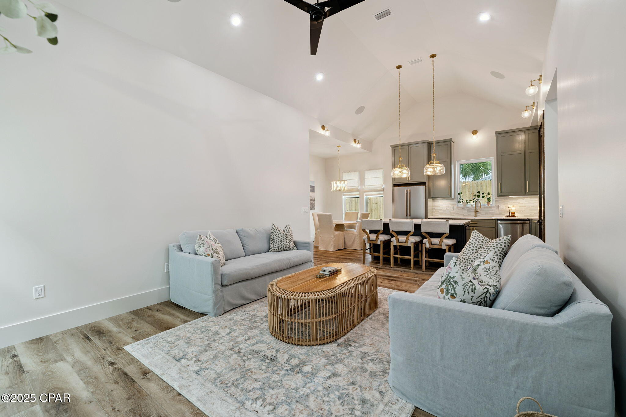 Image 30 For 221 15th Street