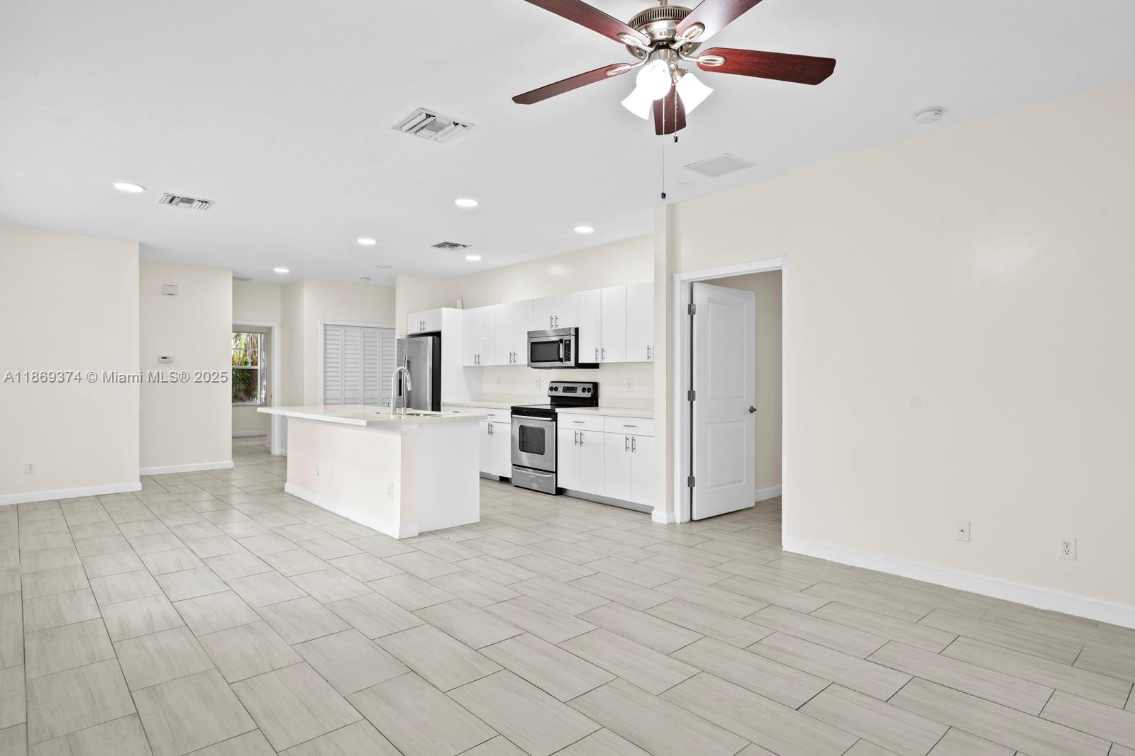 Property photo # 2