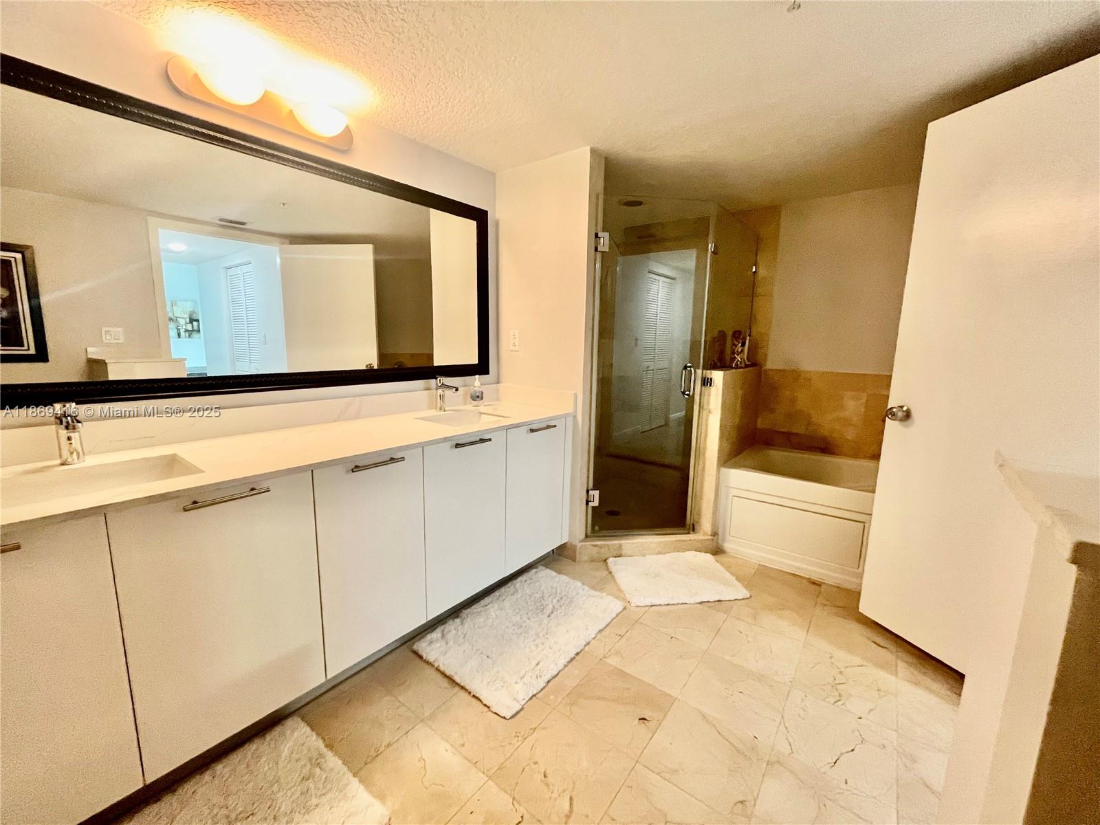 1800 N Bayshore Dr #814, Miami FL 33132