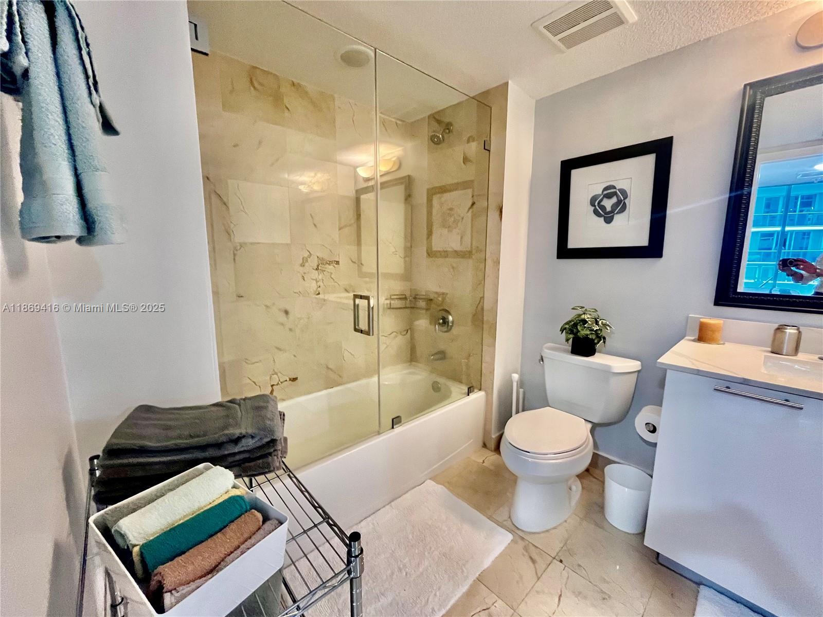 1800 N Bayshore Dr #814, Miami FL 33132