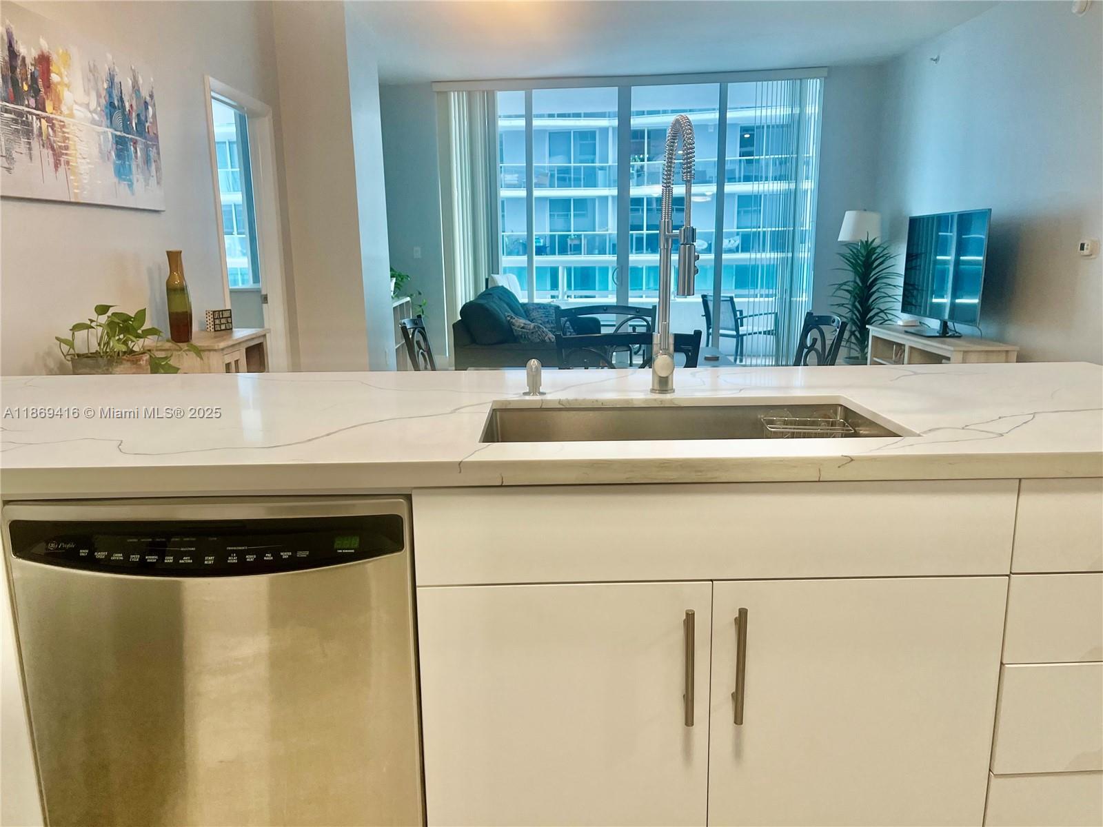 1800 N Bayshore Dr #814, Miami FL 33132