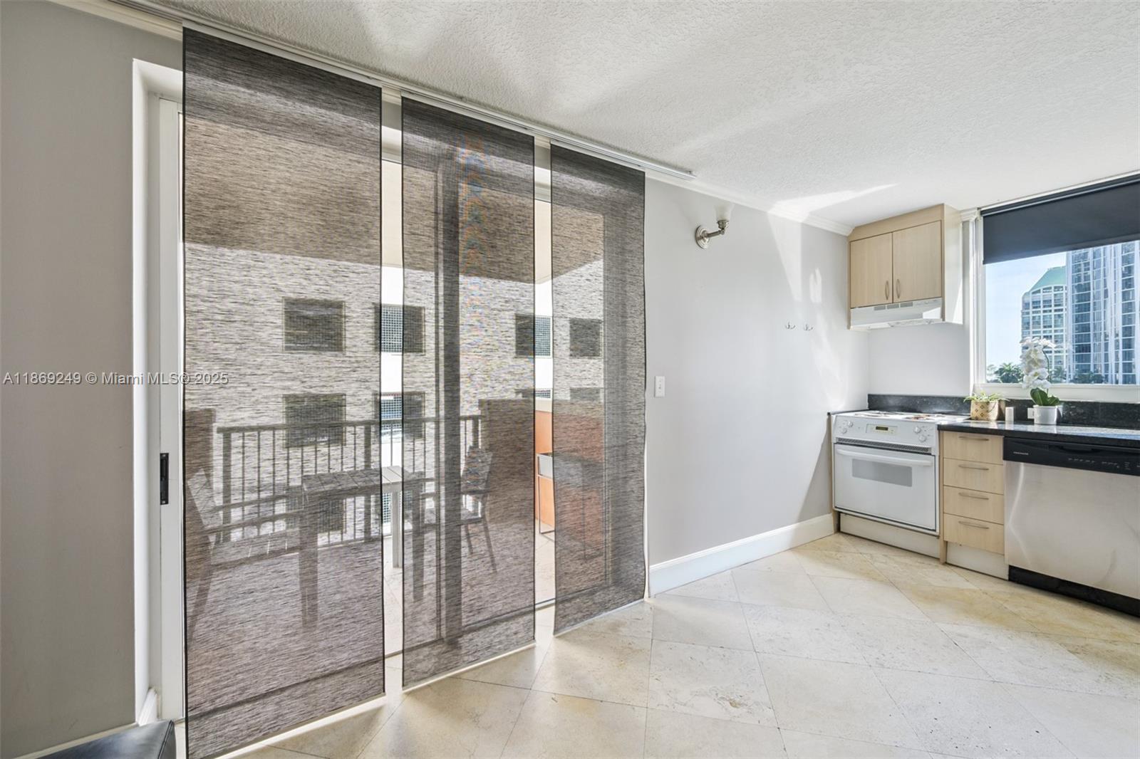 2951 S Bayshore Dr #917, Miami FL 33133