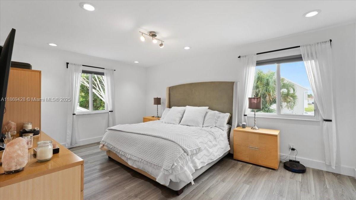Property photo # 4