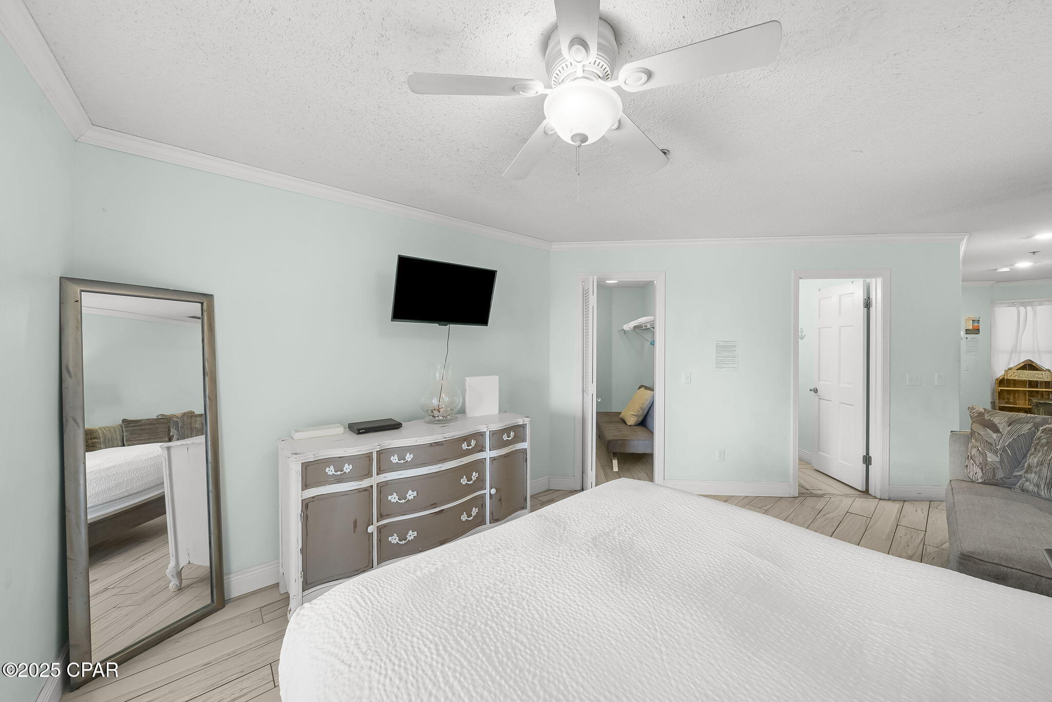 Image 12 For 8730 Thomas Drive 1304a