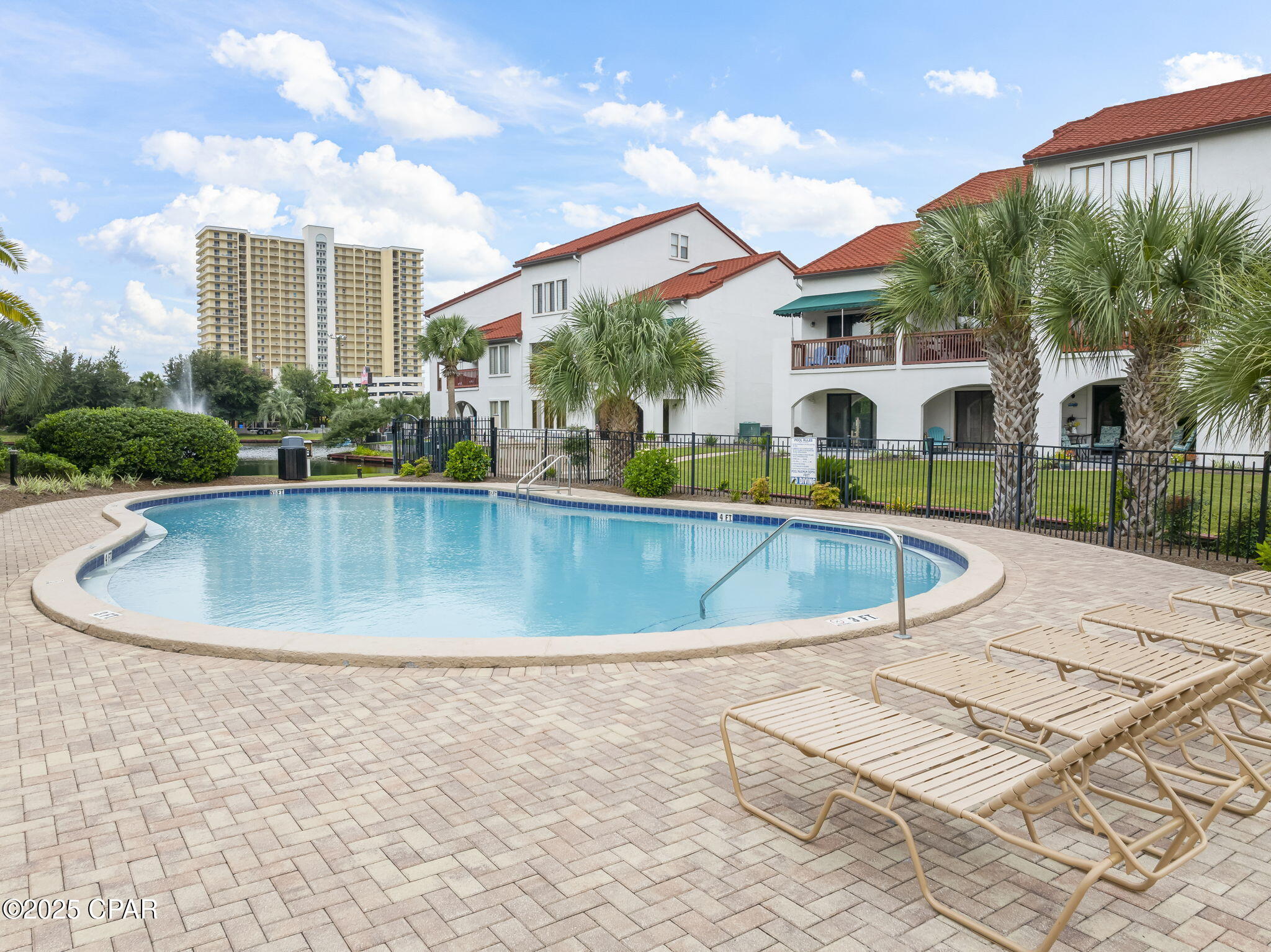 Image 33 For 8730 Thomas Drive 1304a