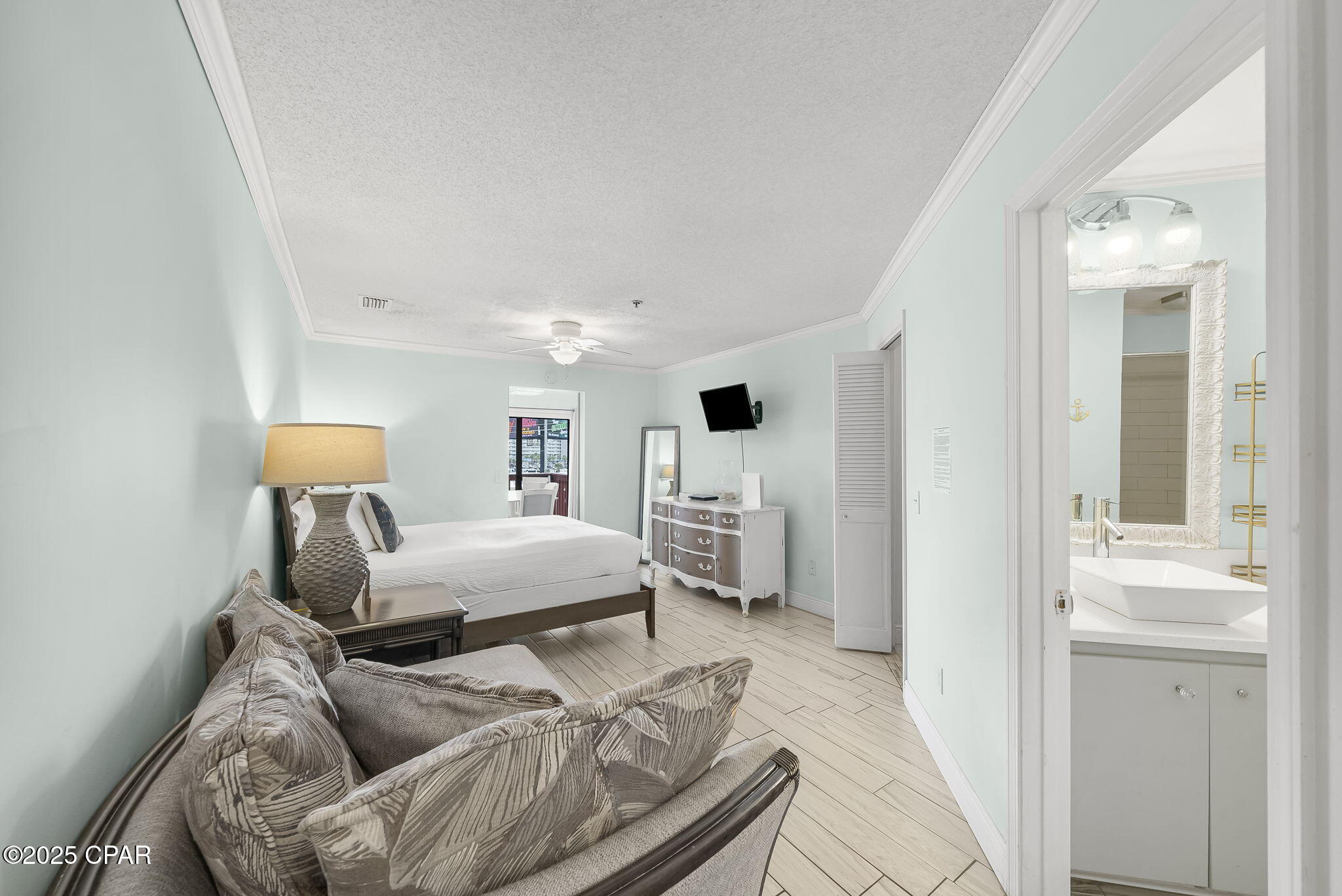 Image 7 For 8730 Thomas Drive 1304a