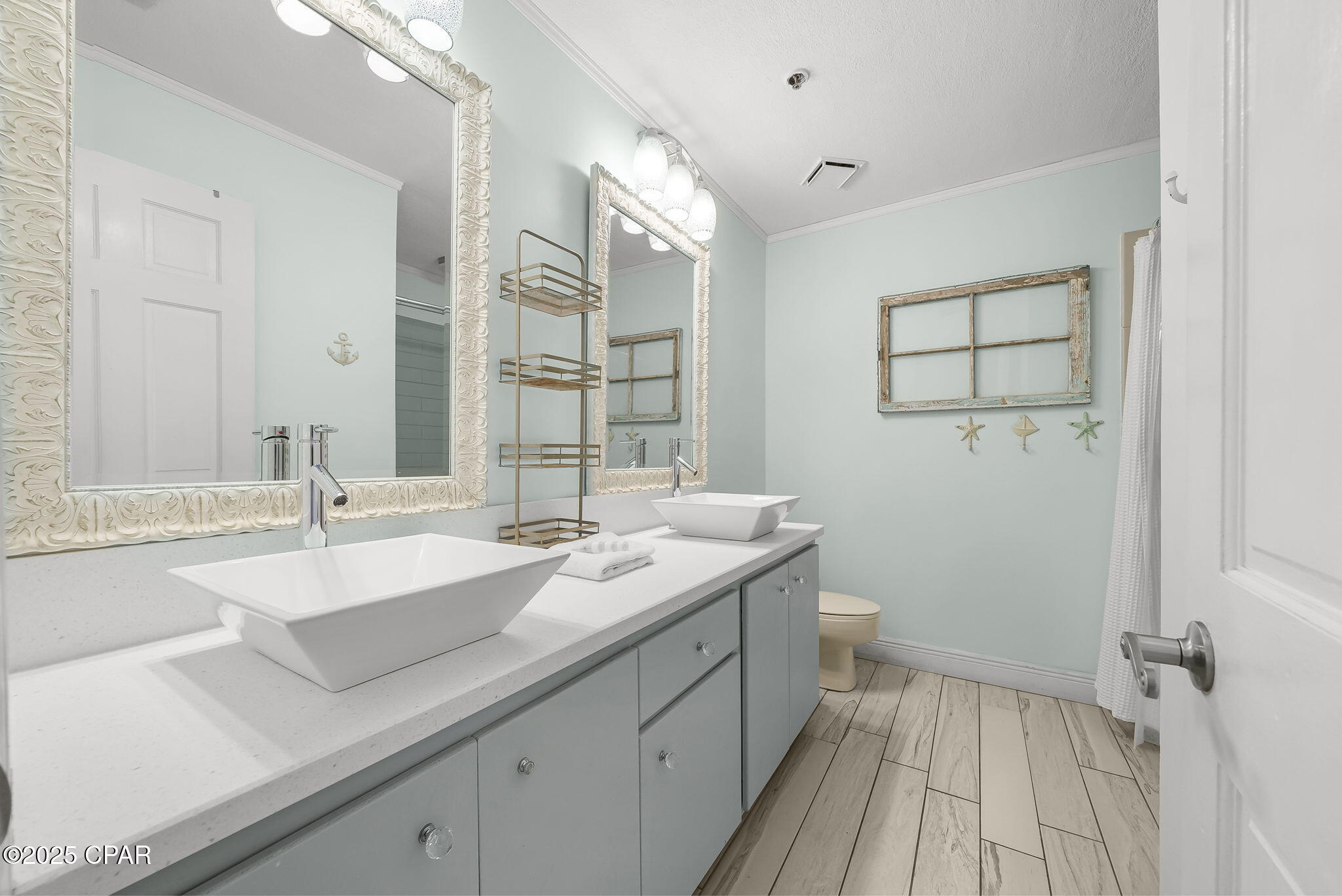 Image 8 For 8730 Thomas Drive 1304a