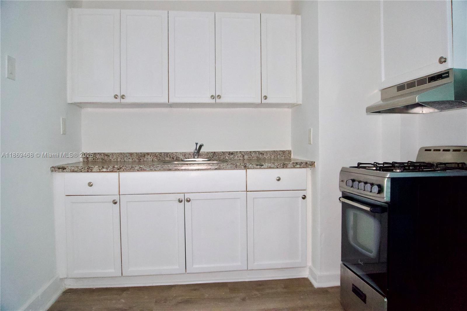 Property photo # 9