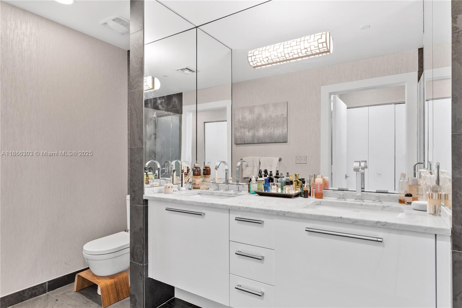 900 Biscayne Blvd #3003, Miami FL 33132