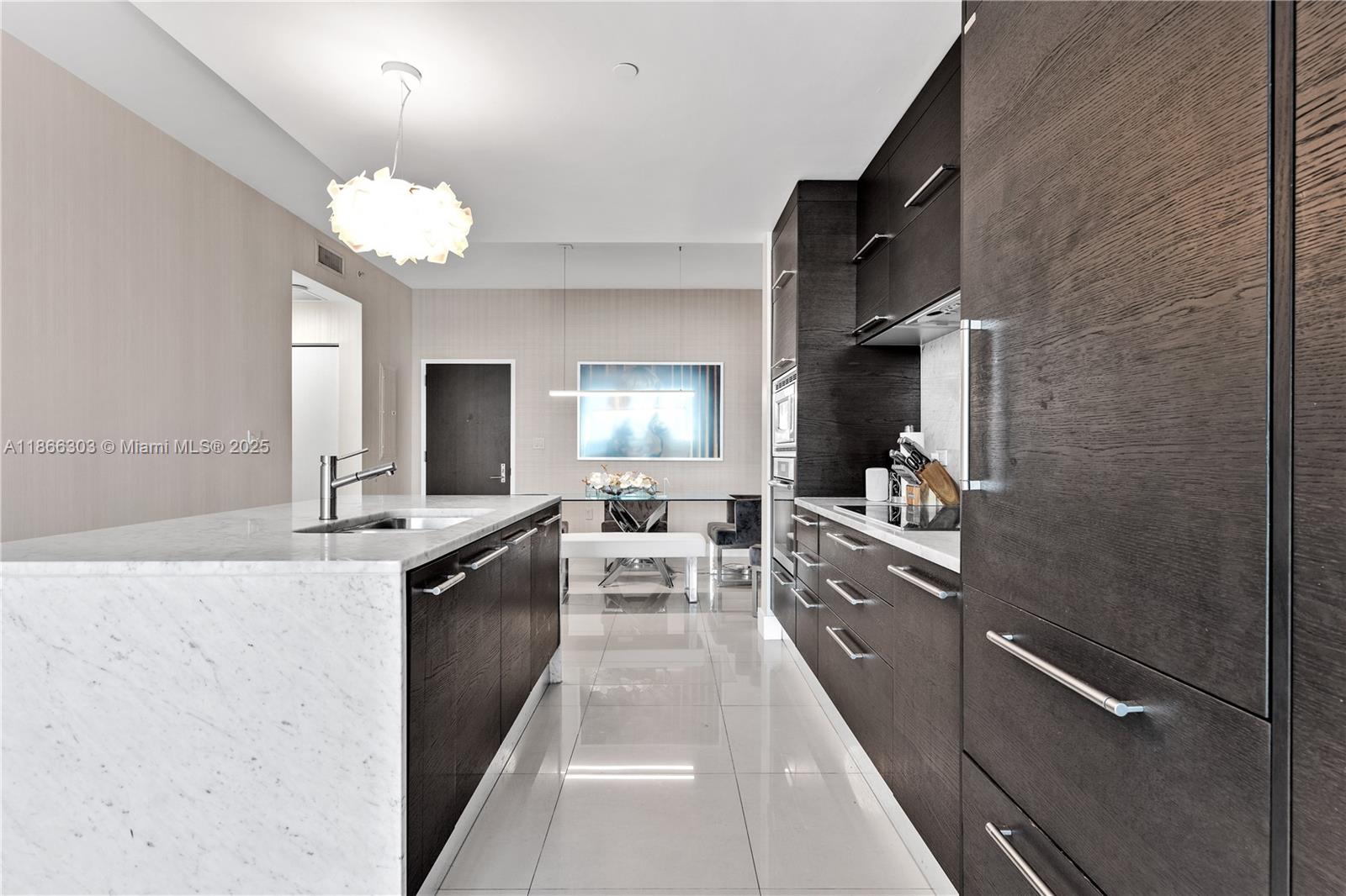 900 Biscayne Blvd #3003, Miami FL 33132