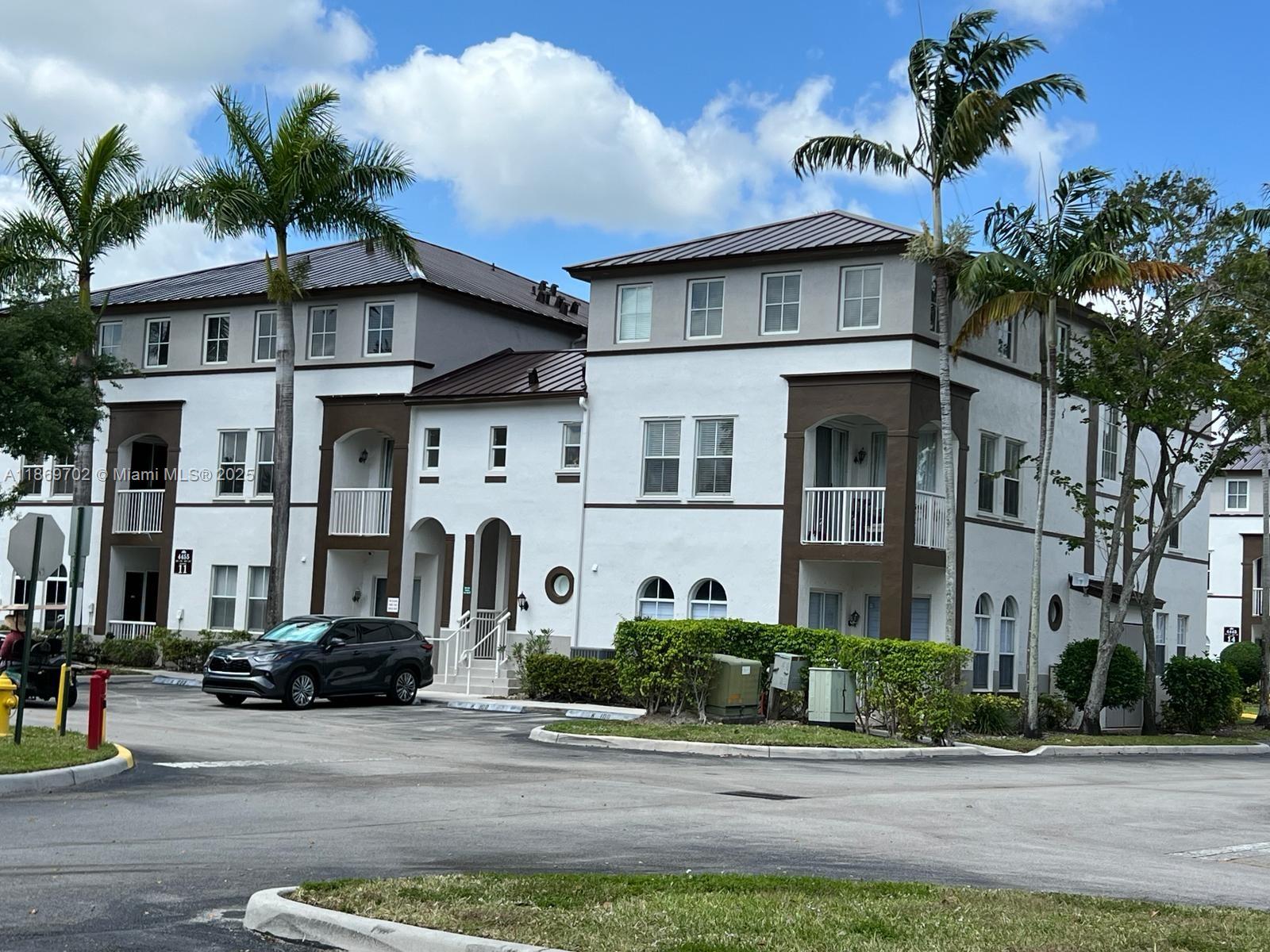 Courtyards Four Condo