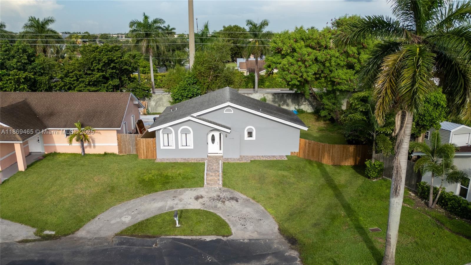 Welcome to this charming 2-bedroom, 2-bath home featuring a large fenced patio, a true blank canvas to design your own private oasis. With plenty of room for a boat, RV, or even a pool, this property offers endless possibilities for outdoor living and entertaining. Conveniently located near shopping, schools, and major highways.