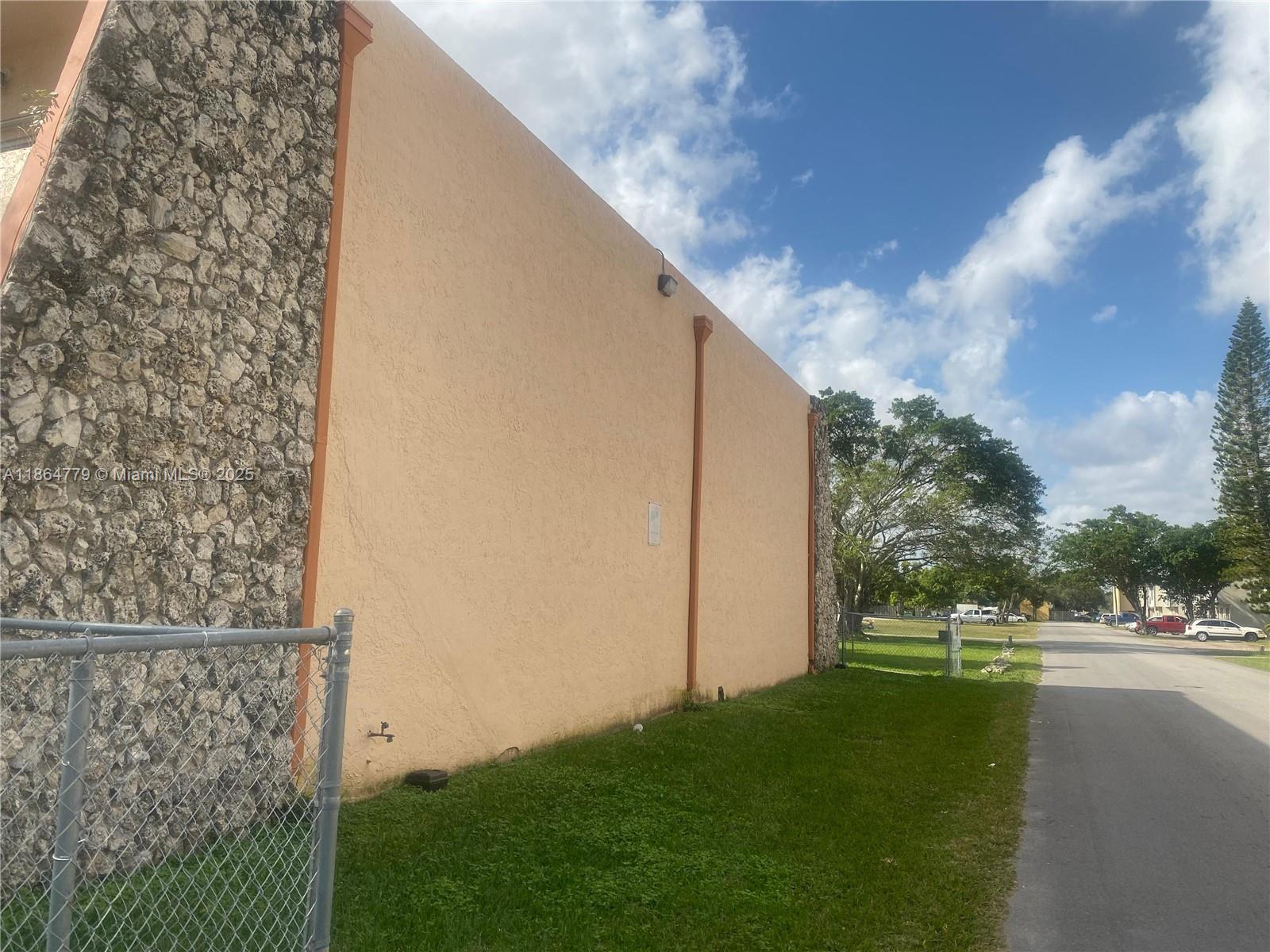 Property photo # 4