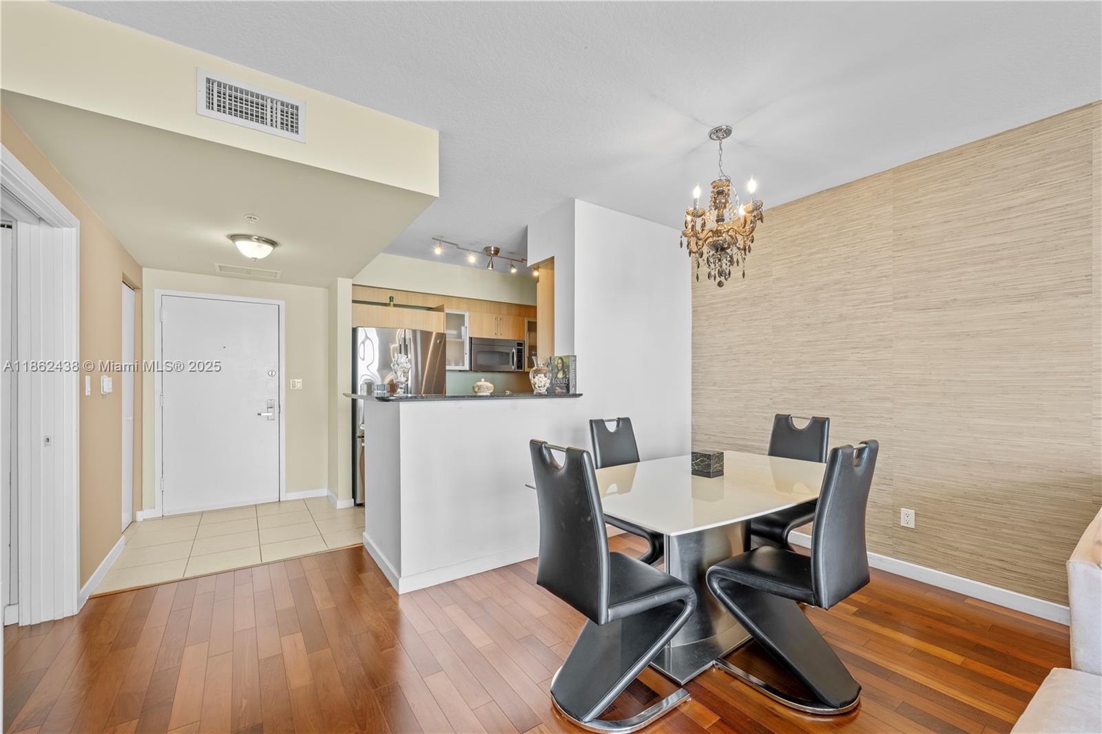 325 S Biscayne Blvd #1918, Miami FL 33131