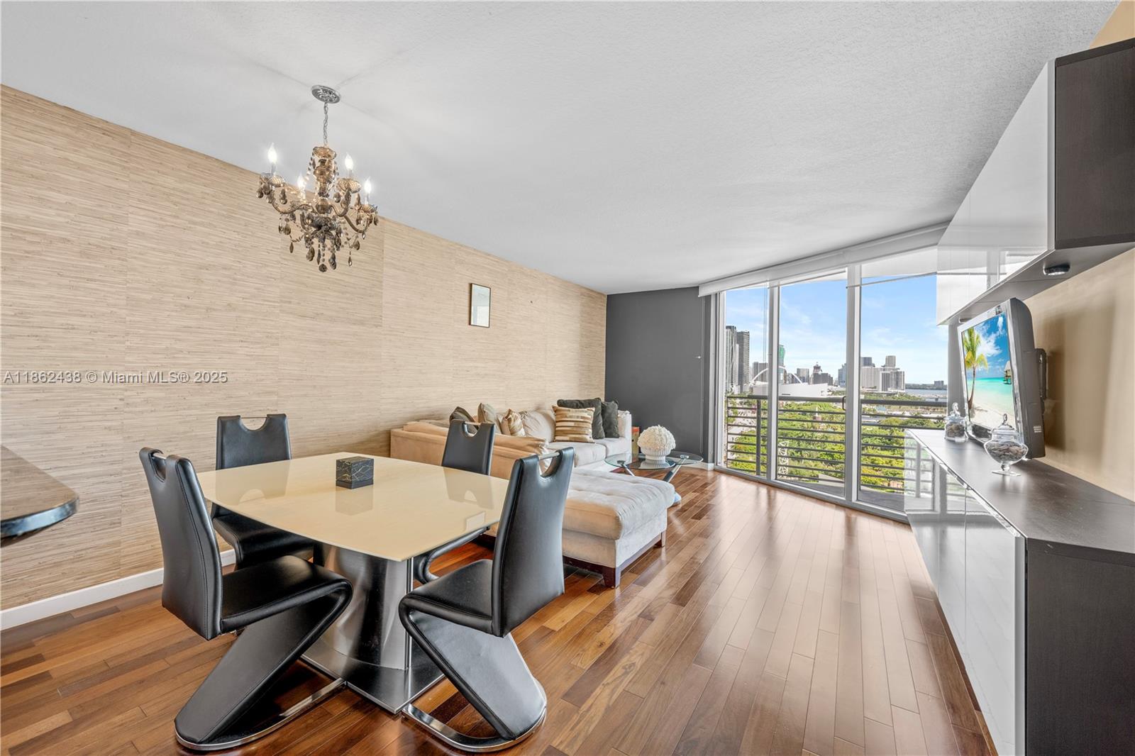 325 S Biscayne Blvd #1918, Miami FL 33131