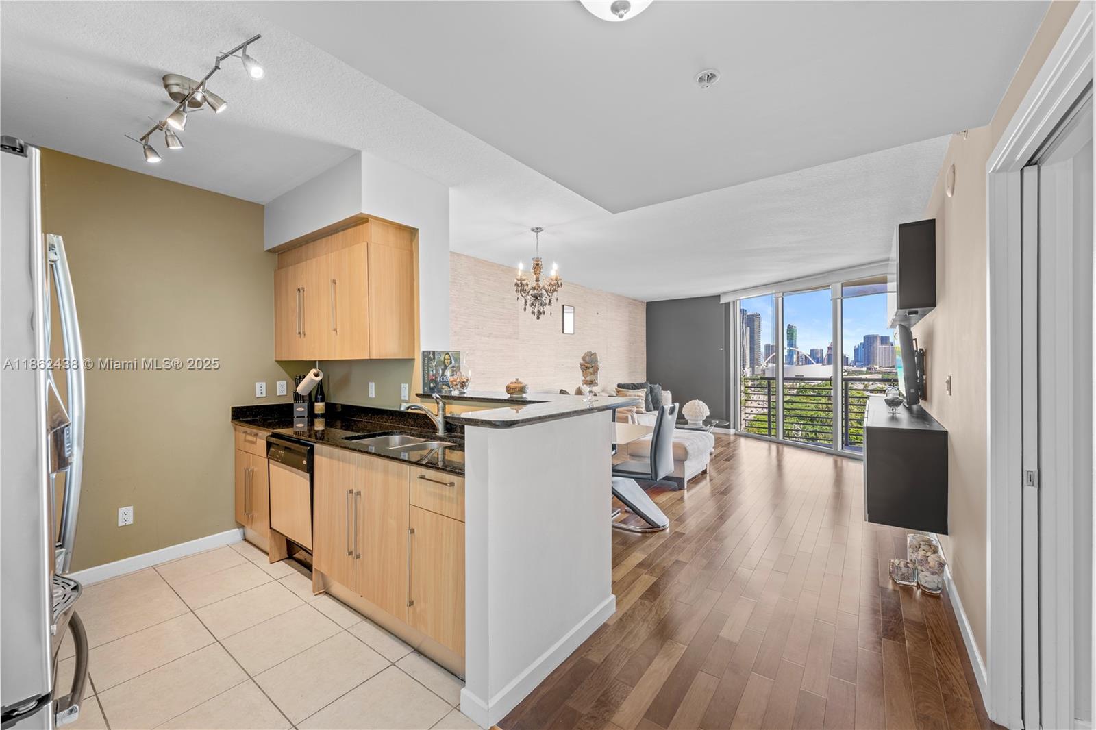 325 S Biscayne Blvd #1918, Miami FL 33131