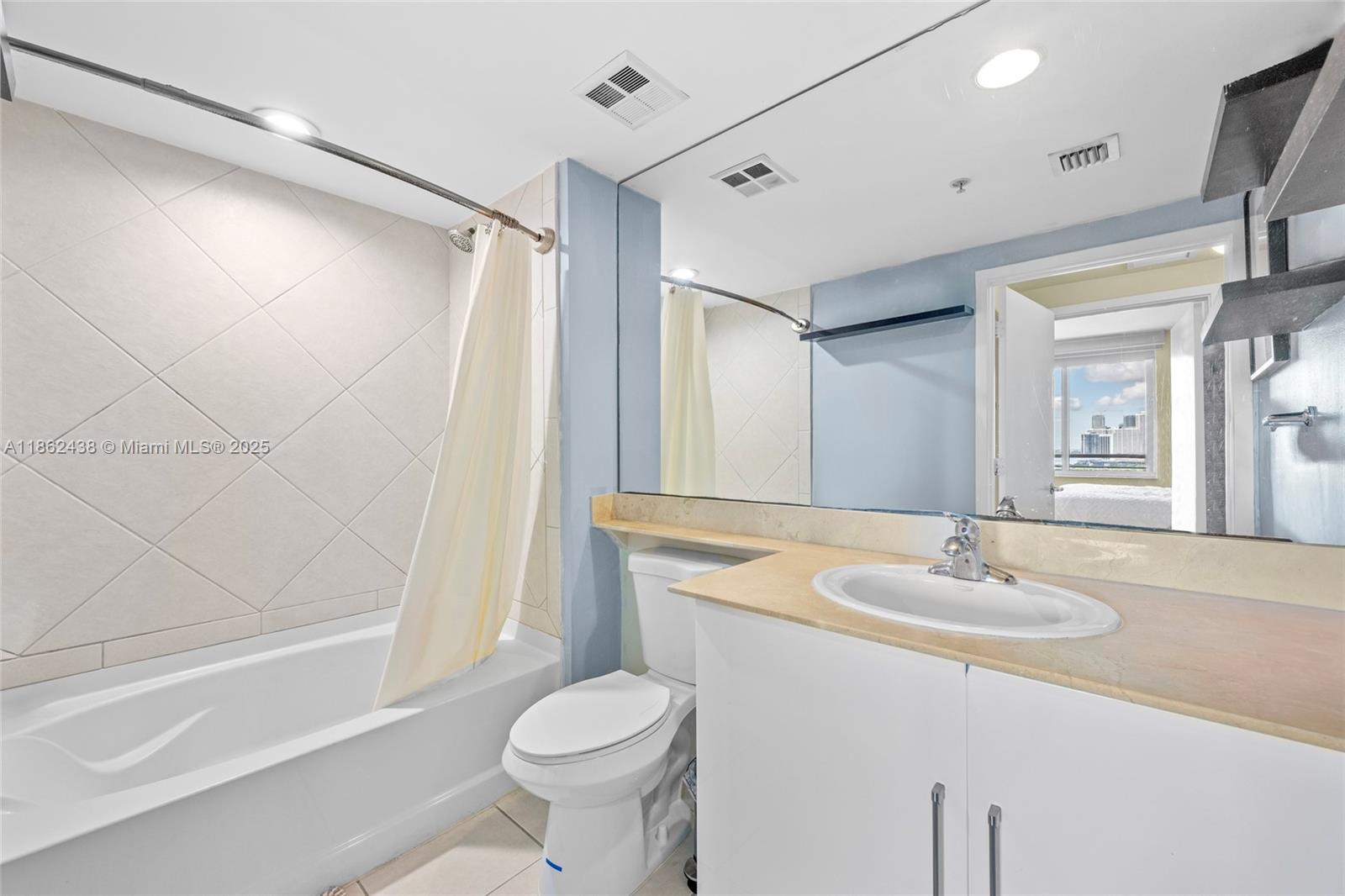 325 S Biscayne Blvd #1918, Miami FL 33131