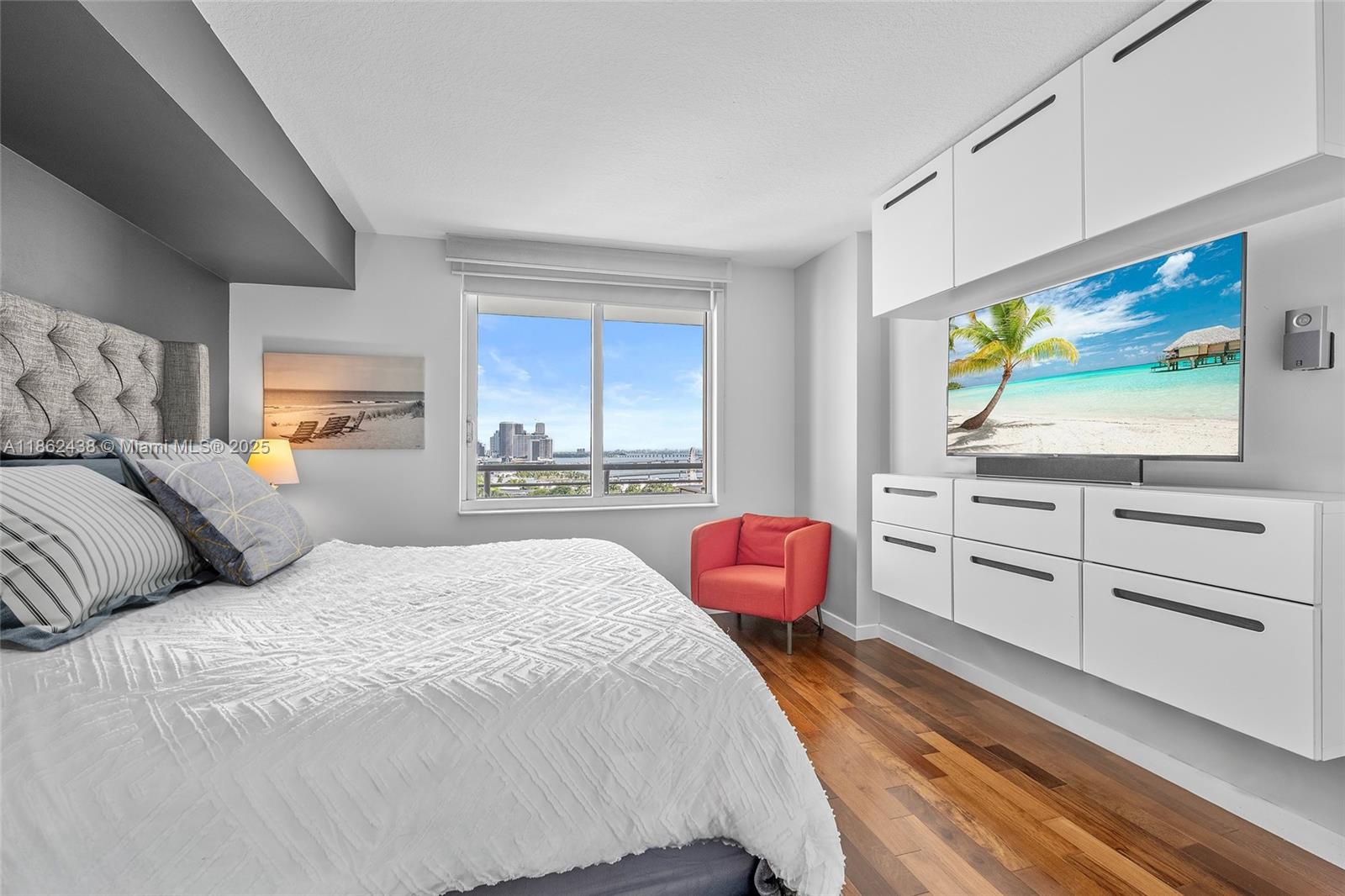 325 S Biscayne Blvd #1918, Miami FL 33131