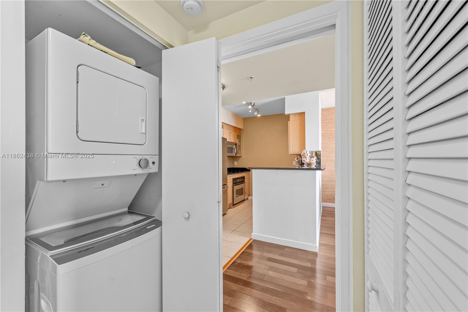 325 S Biscayne Blvd #1918, Miami FL 33131