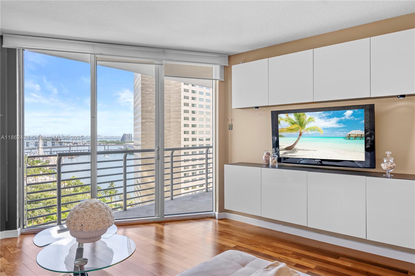 325 S Biscayne Blvd #1918, Miami FL 33131