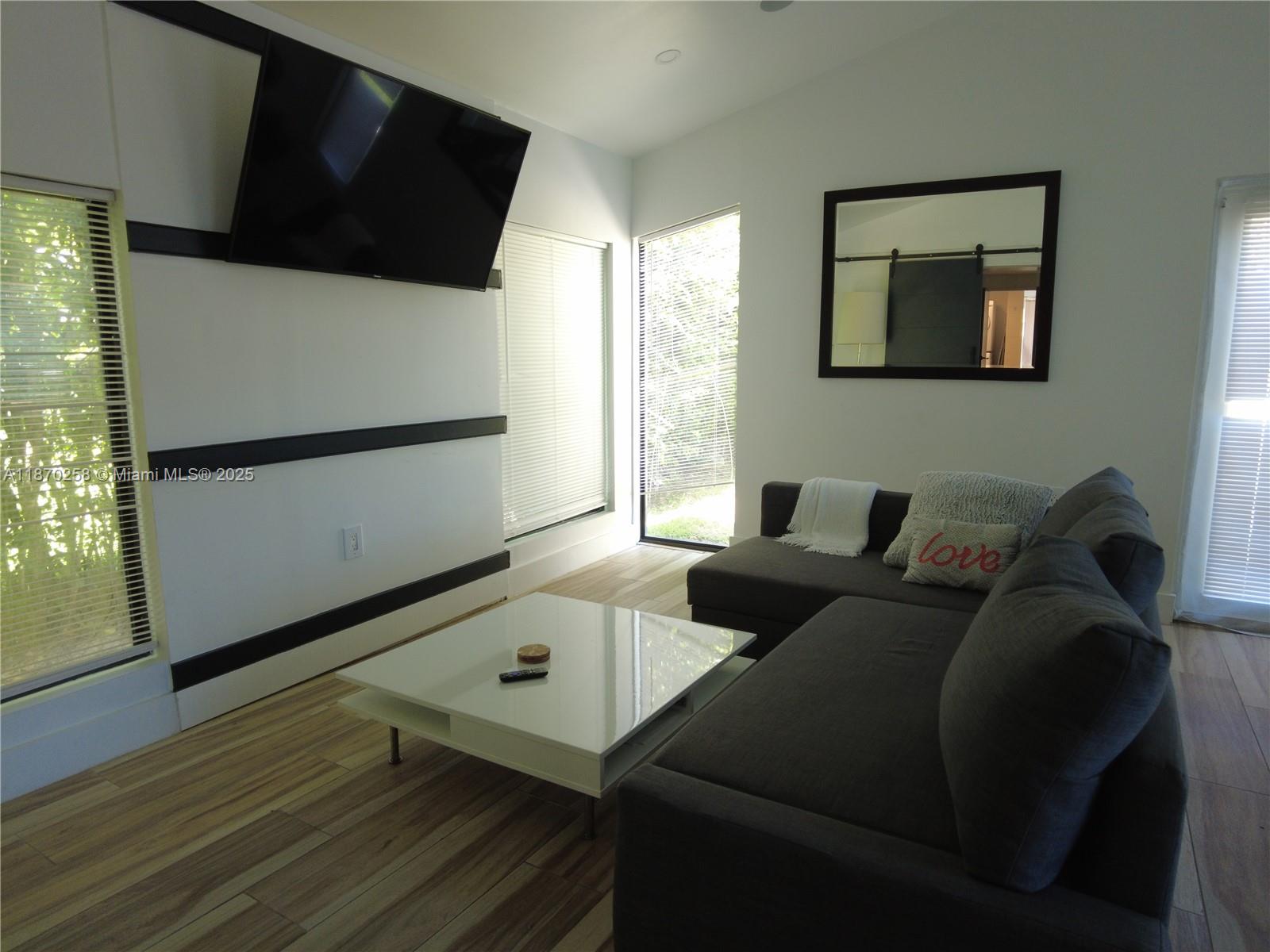 Property photo # 9