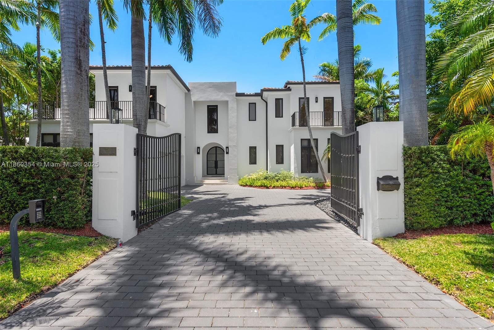 70 Camden Dr, Bal Harbour, Florida 33154