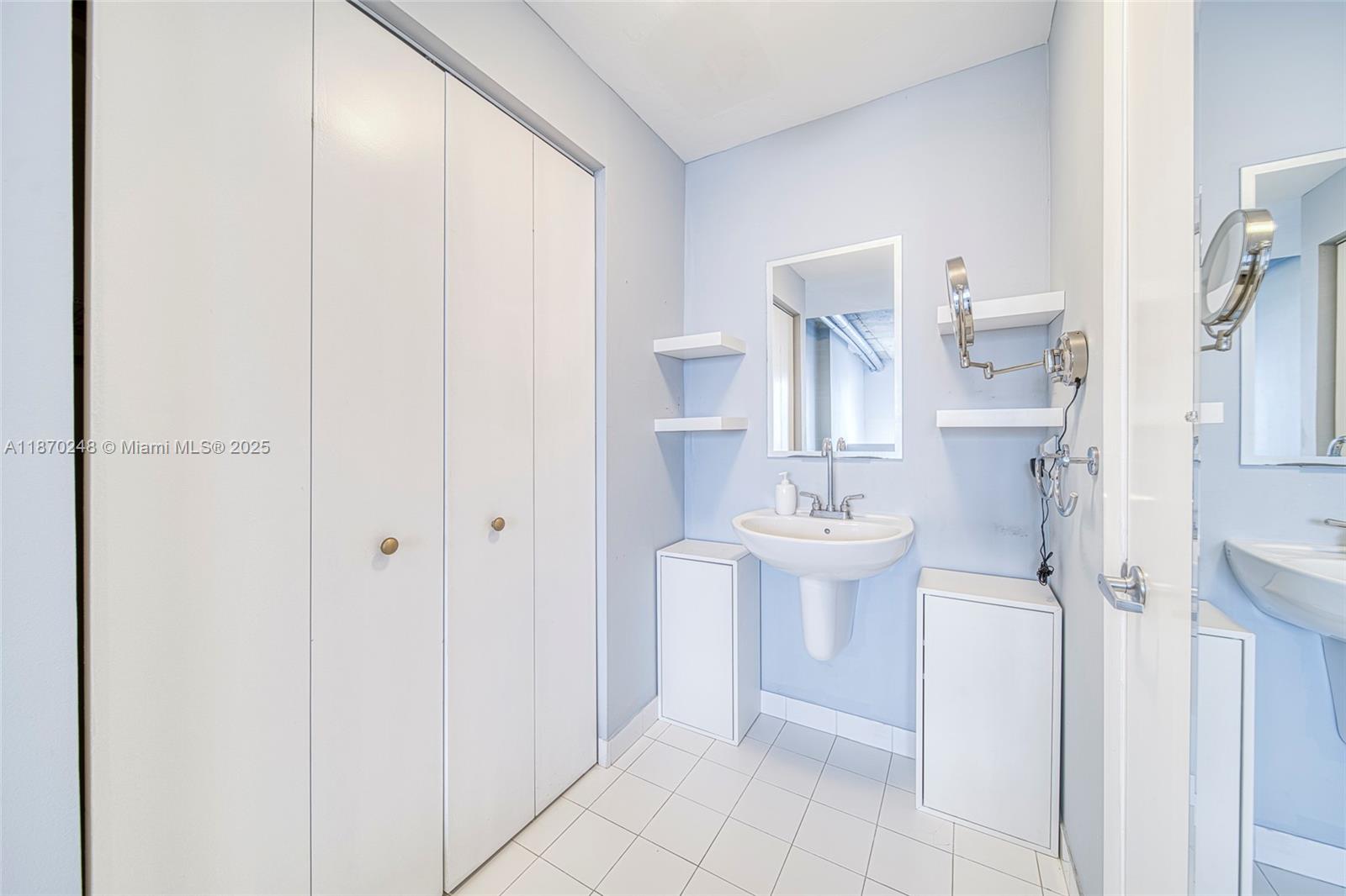 690 SW 1st Ct #1520, Miami FL 33130