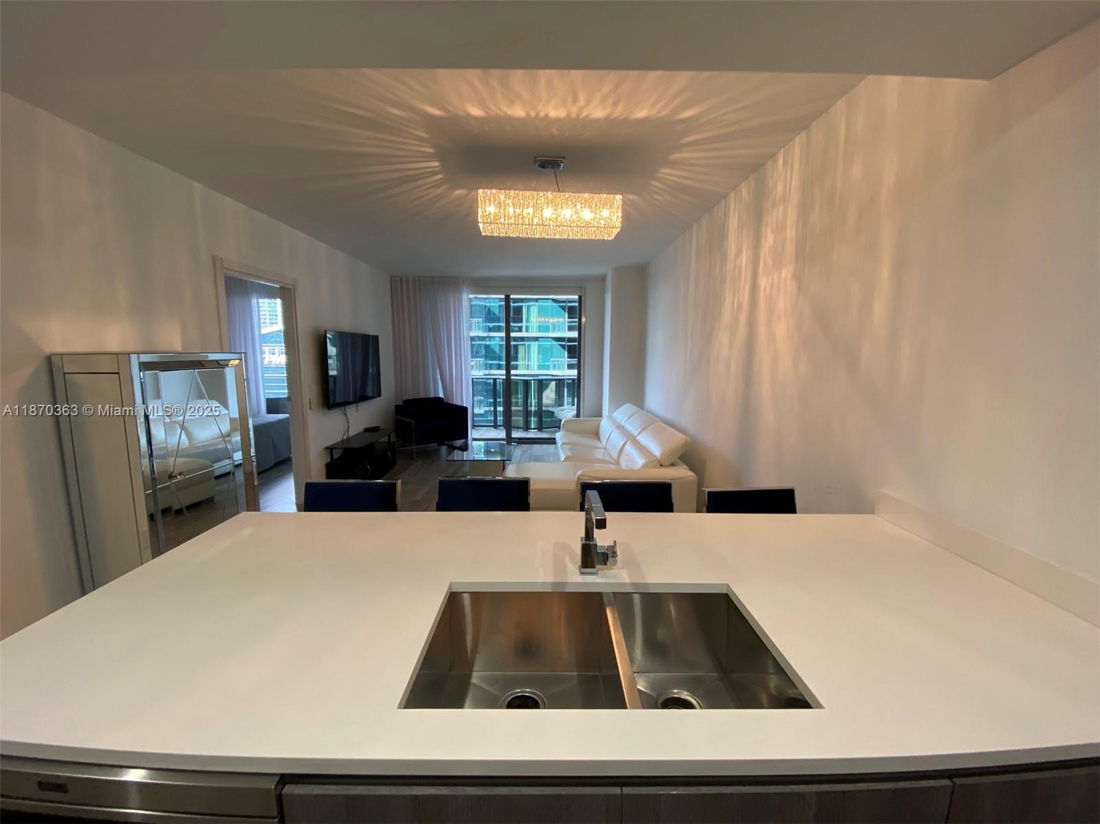 801 S Miami Ave #2008, Miami FL 33130