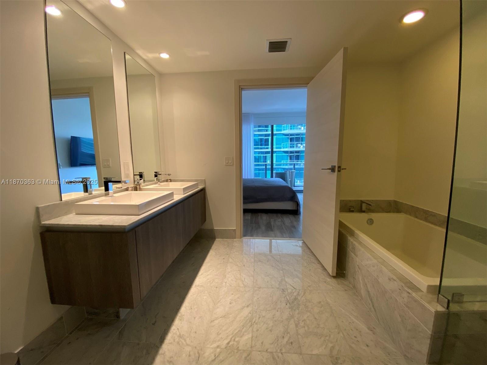 801 S Miami Ave #2008, Miami FL 33130