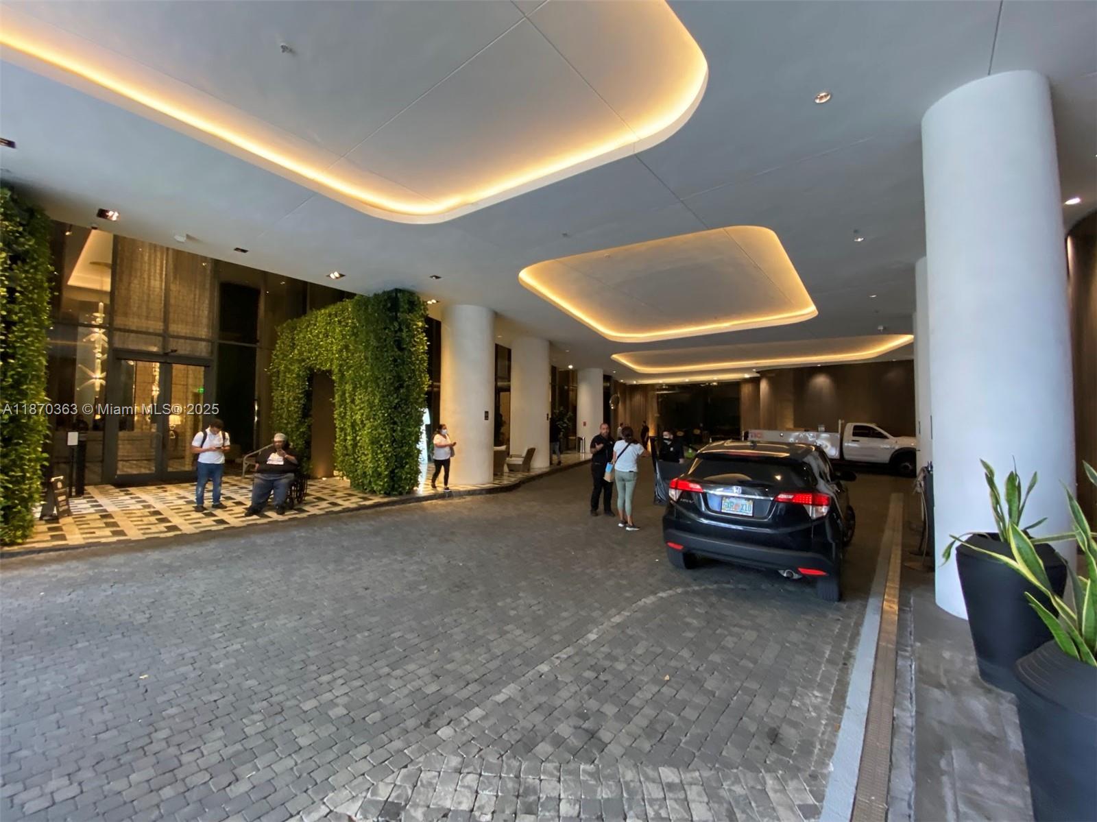 801 S Miami Ave #2008, Miami FL 33130