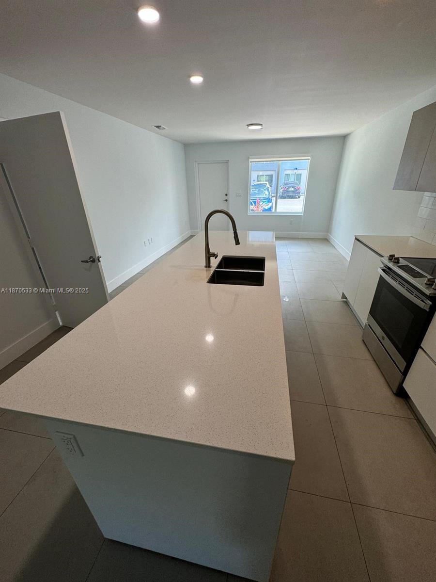 Property photo # 9