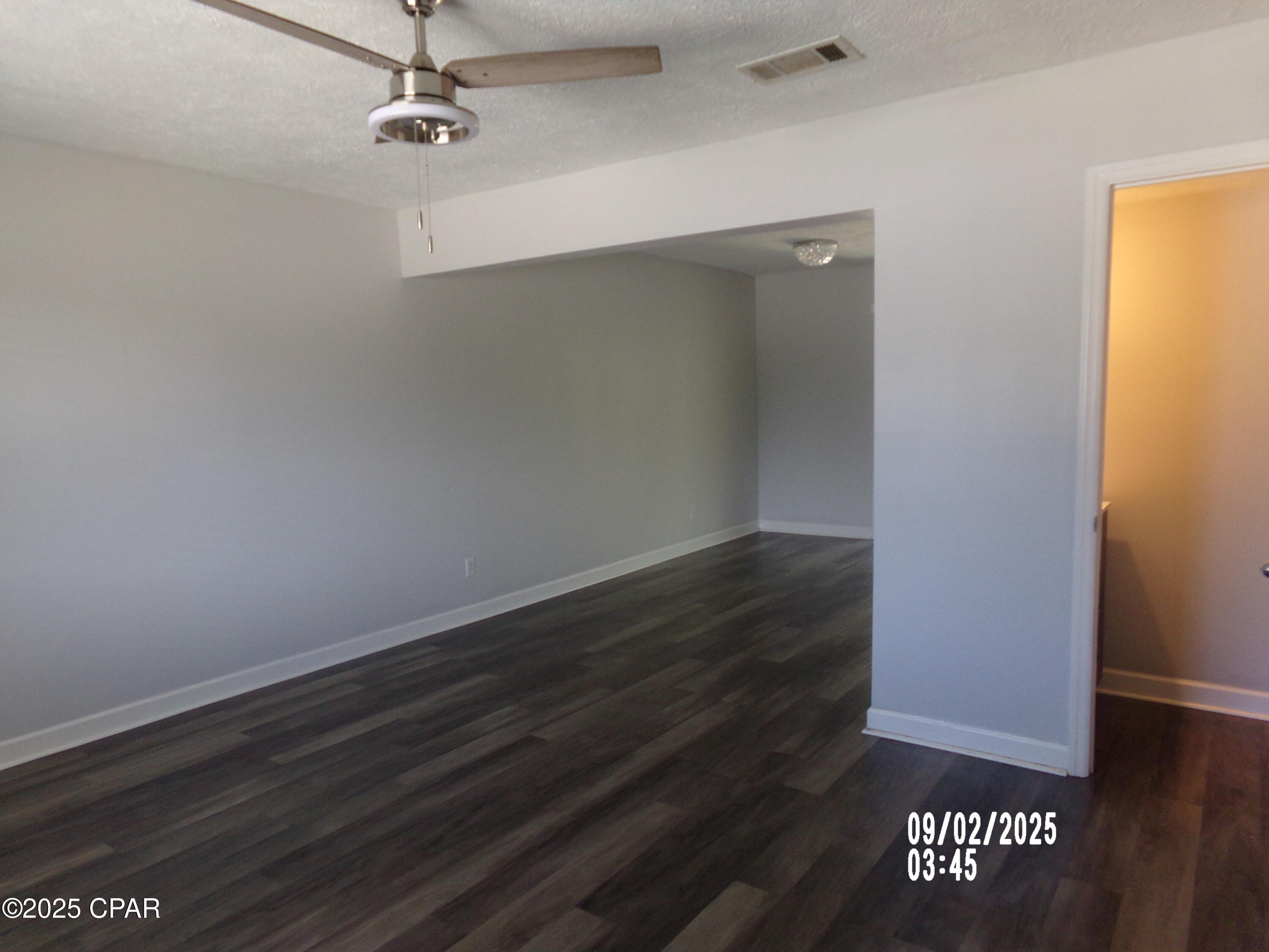 Image 4 For 420 Venetian Way