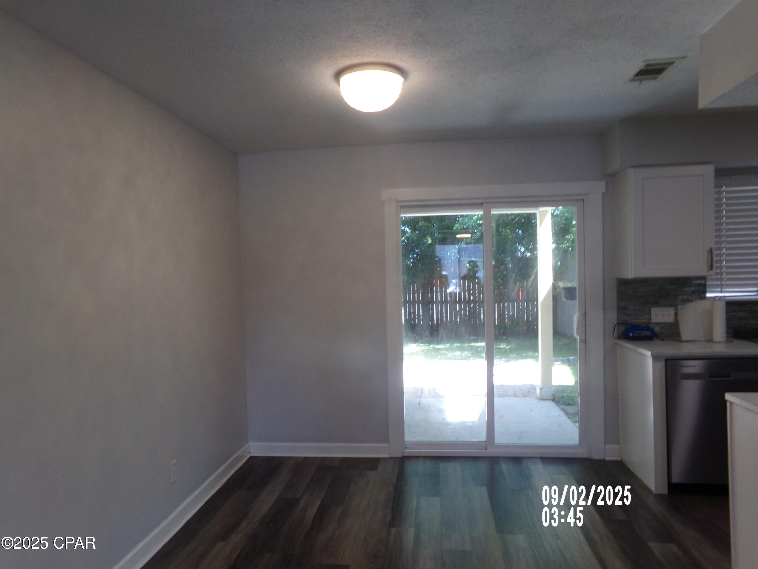 Image 6 For 420 Venetian Way