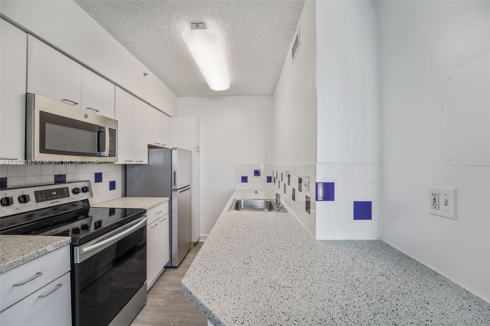 Property photo # 6