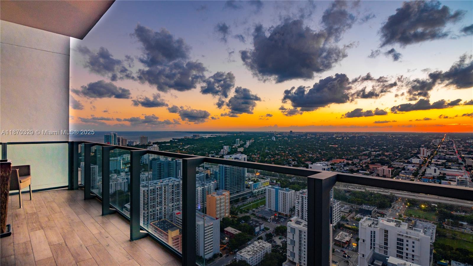 Apartamento para Alugar em Miami, FL
