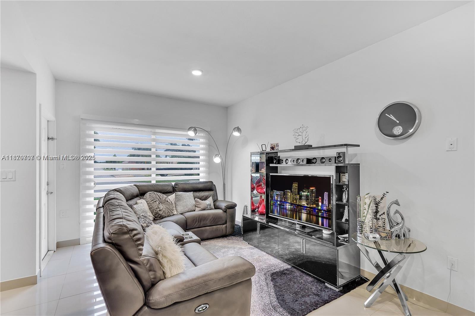 Property photo # 6