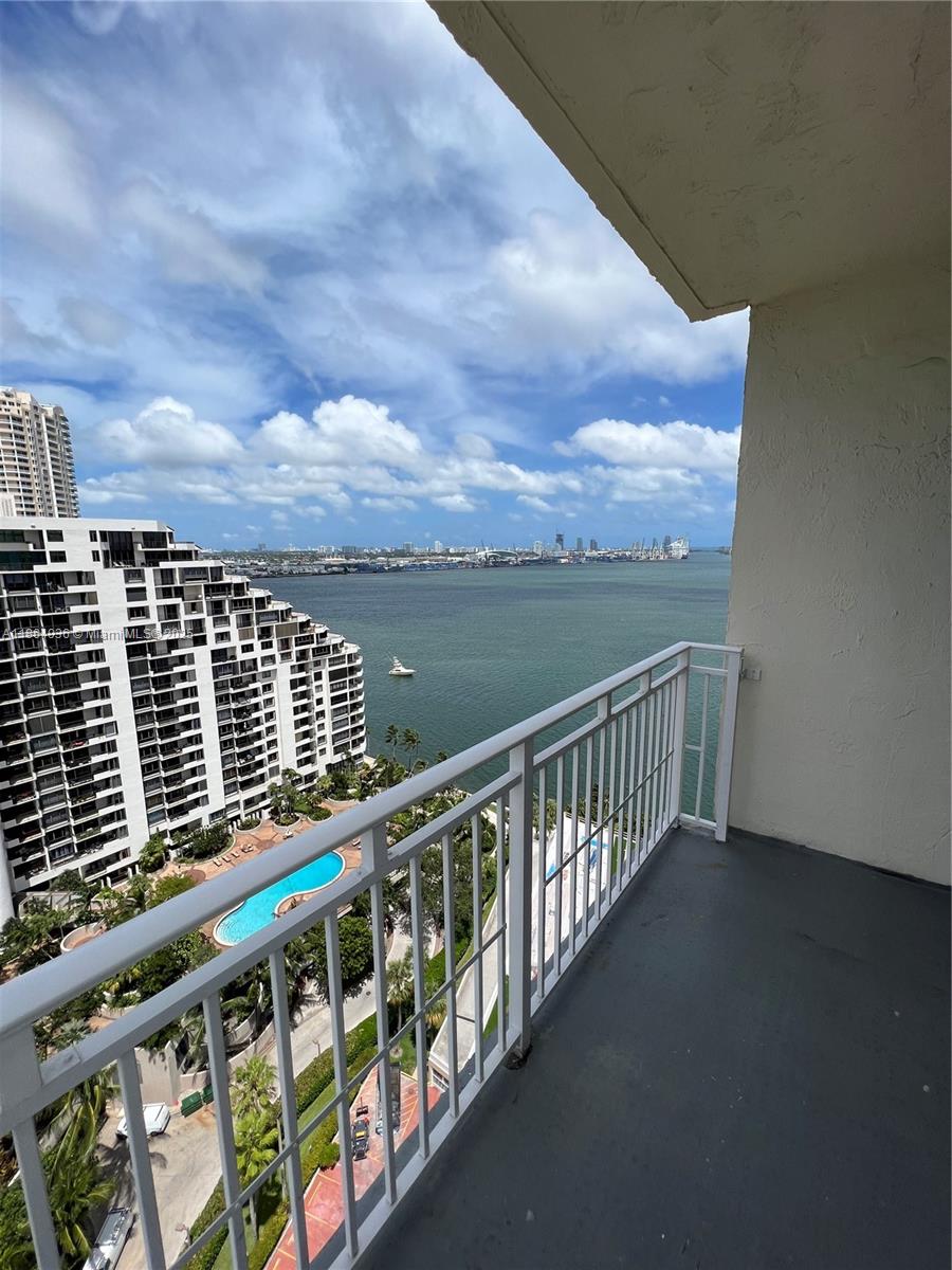 770 Claughton Island Dr #PH-17, Miami FL 33131