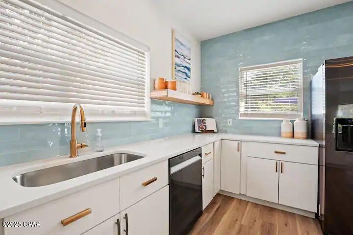 Image 12 For 360 Holiday Road