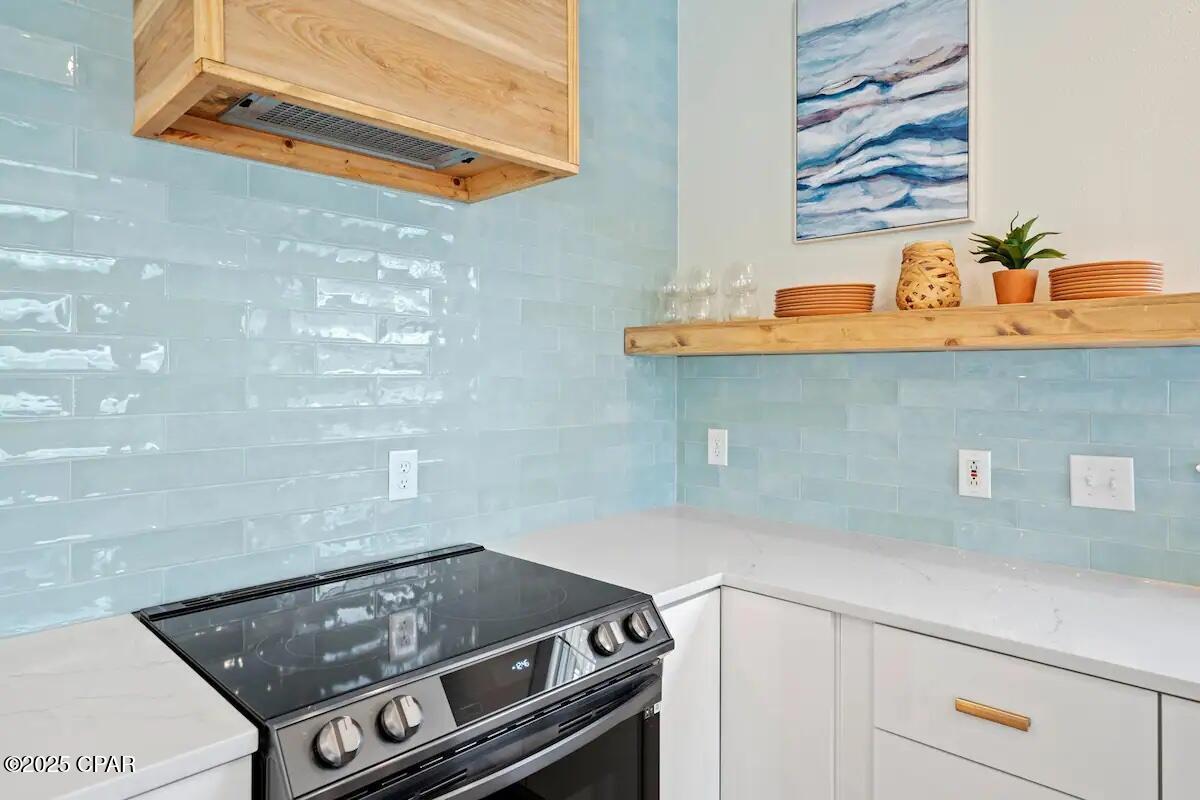 Image 14 For 360 Holiday Road