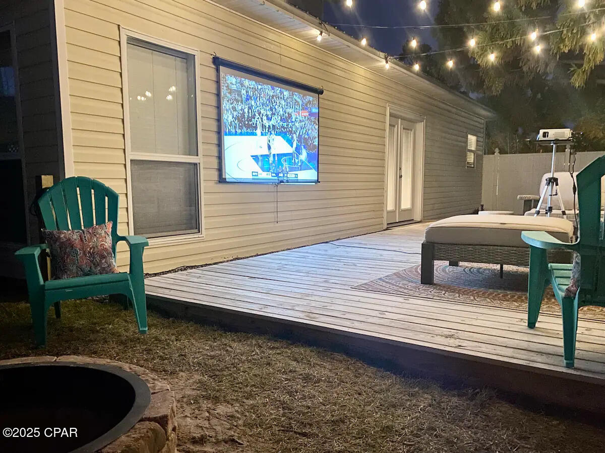 Image 42 For 360 Holiday Road