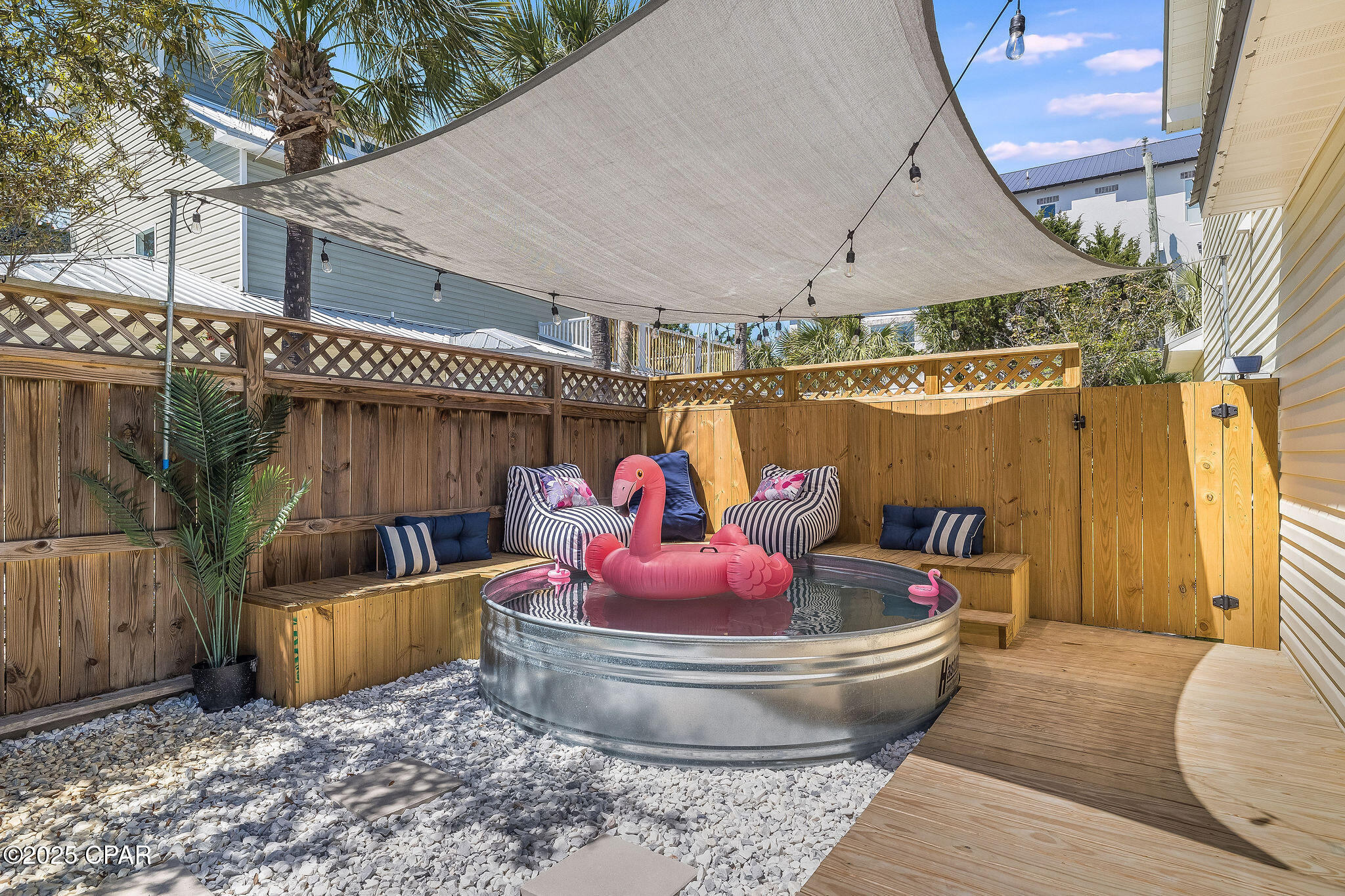 Image 6 For 360 Holiday Road