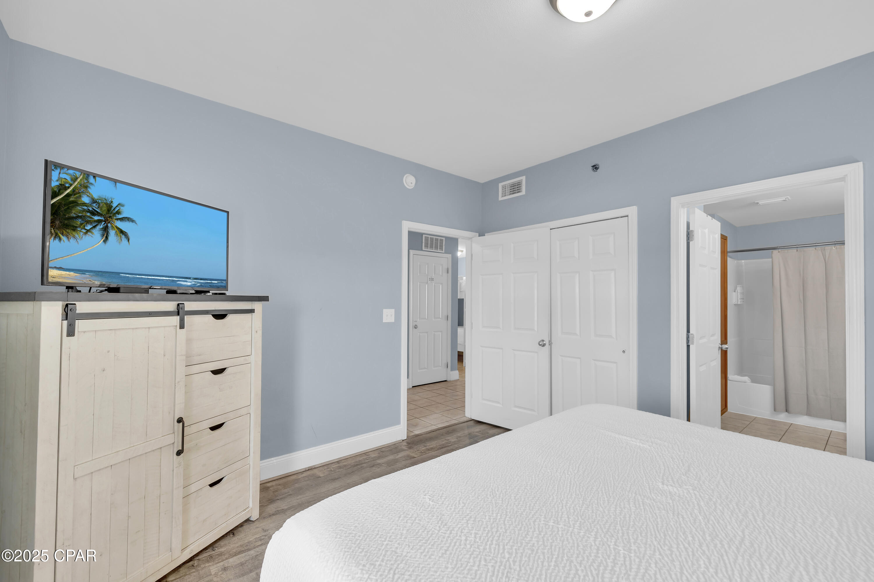 Image 4 For 9860 Thomas Drive 921